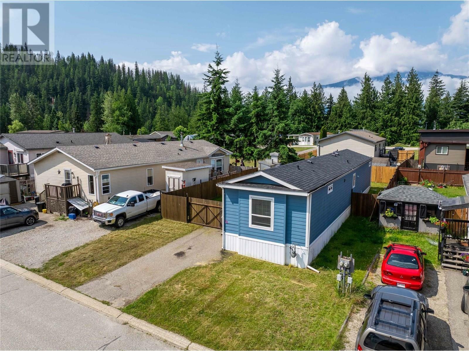 REVELSTOKE, British Columbia, V0E 2S1, CA, 2 Bedrooms Bedrooms, ,2 BathroomsBathrooms,Residential,For Sale,1874403