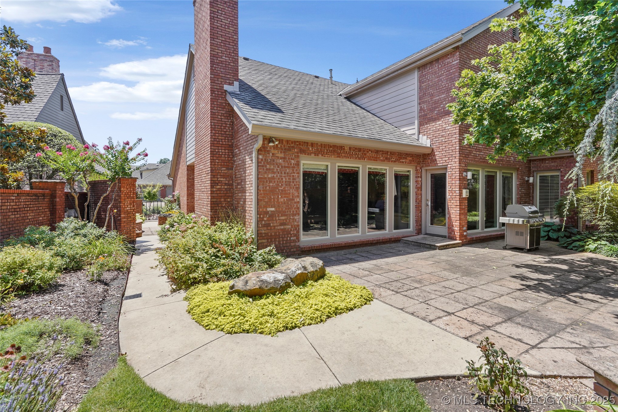 Tulsa, Oklahoma, 74135, United States, 3 Bedrooms Bedrooms, ,4 BathroomsBathrooms,Residential,For Sale,1902130