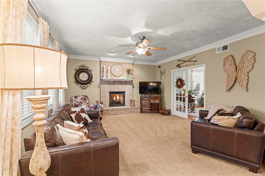 Venetia, Pennsylvania, 15367, United States, 4 Bedrooms Bedrooms, ,4 BathroomsBathrooms,Residential,For Sale,1987098