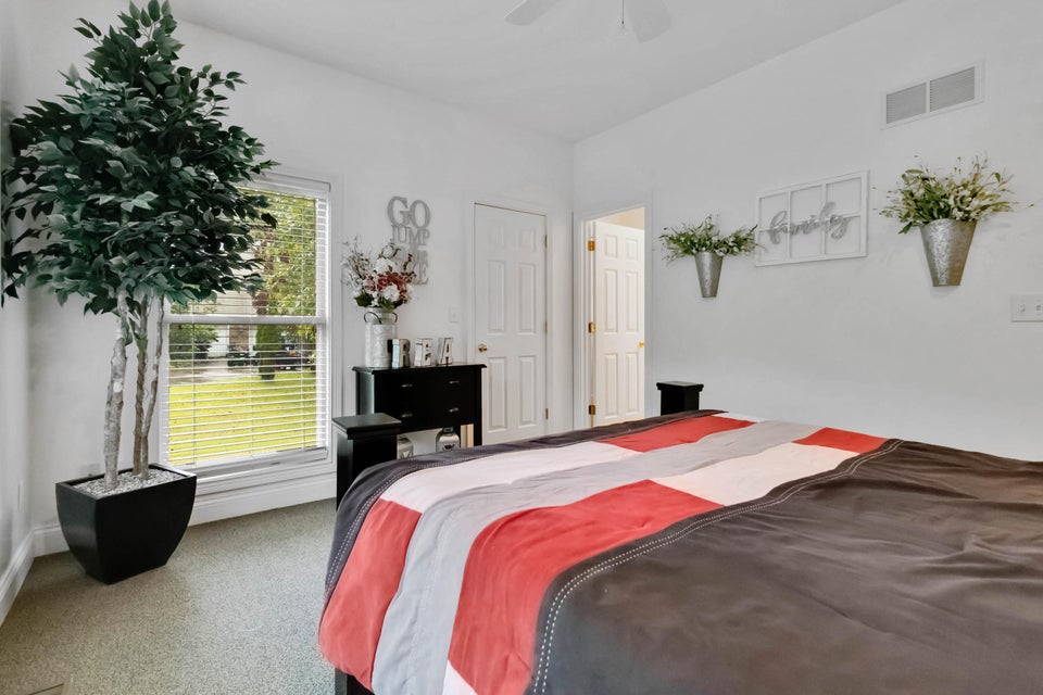 Burnside, Kentucky, 42519, United States, 5 Bedrooms Bedrooms, ,4 BathroomsBathrooms,Residential,For Sale,1978974