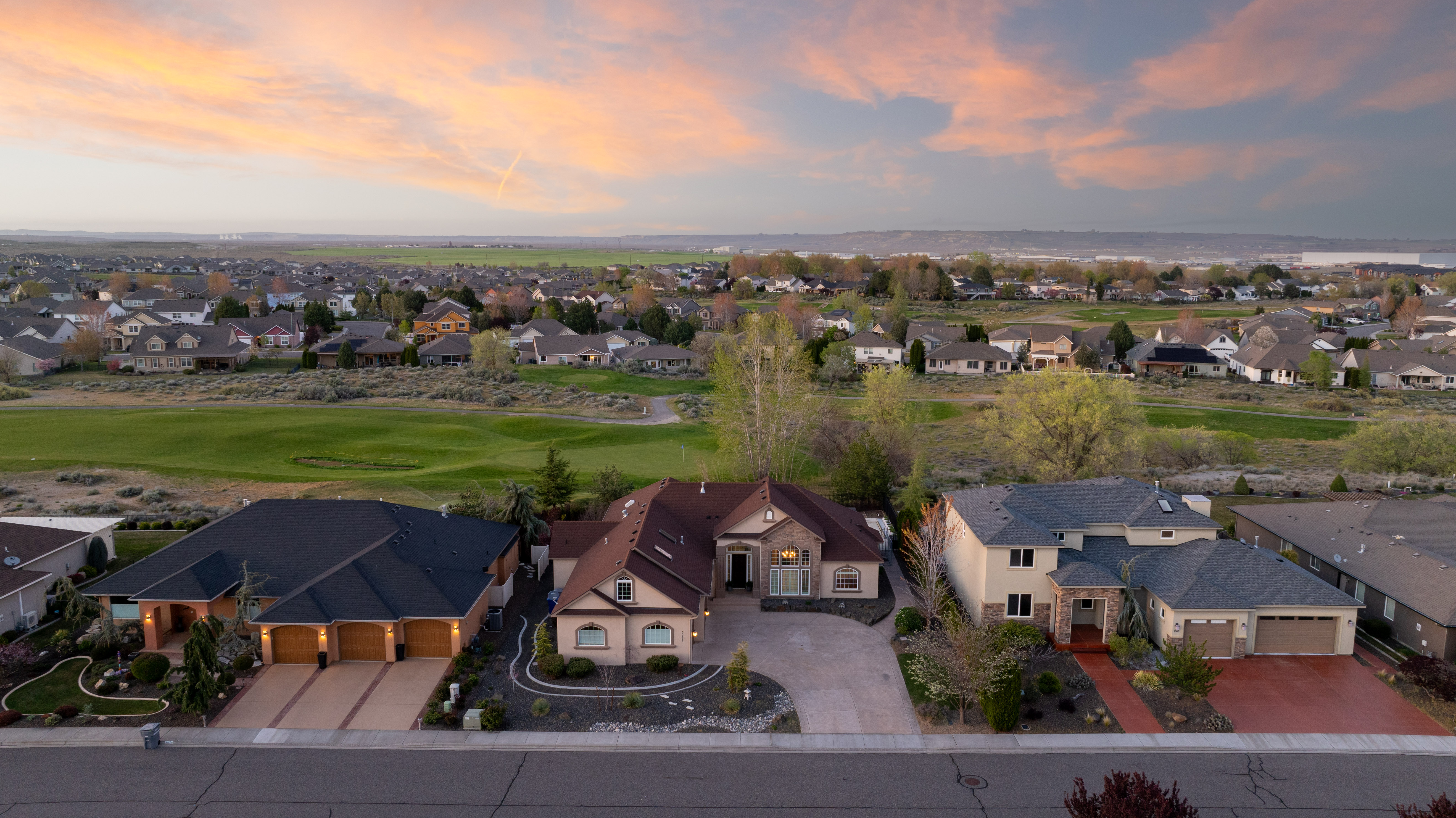  Pool, Course Frontage, Outdoor Kitchen &More - 物件實景