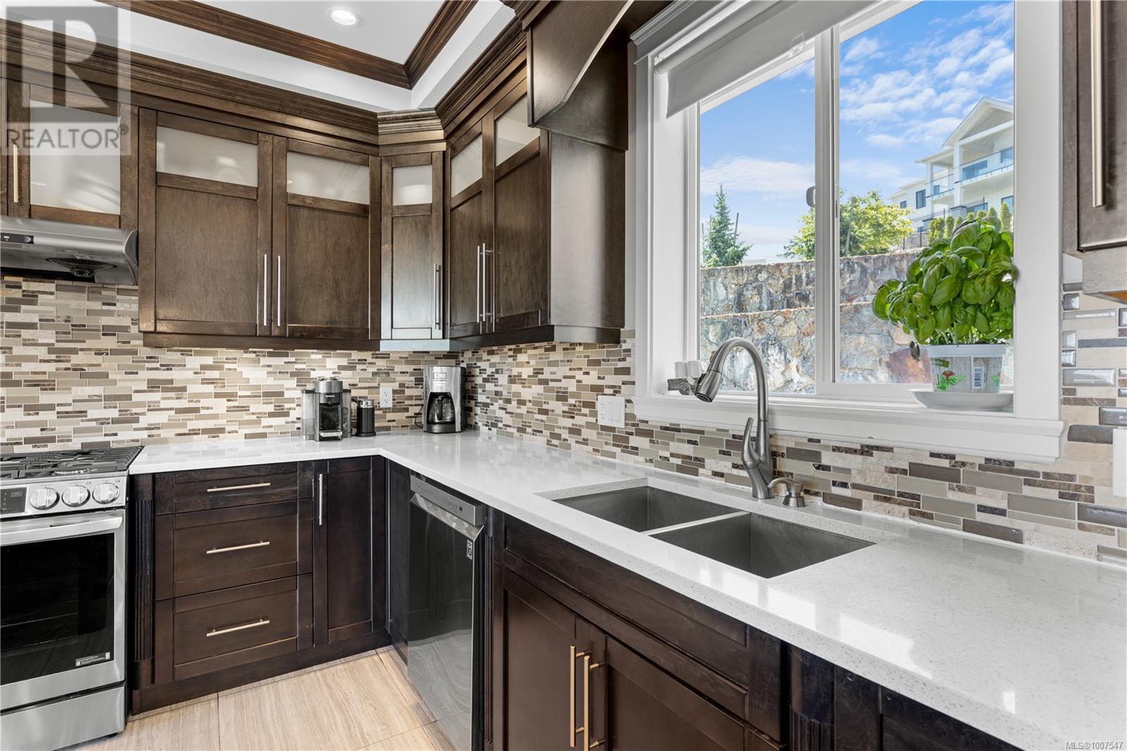 LANGFORD, British Columbia, V9B 0L2, CA, 5 Bedrooms Bedrooms, ,5 BathroomsBathrooms,Residential,For Sale,1896938