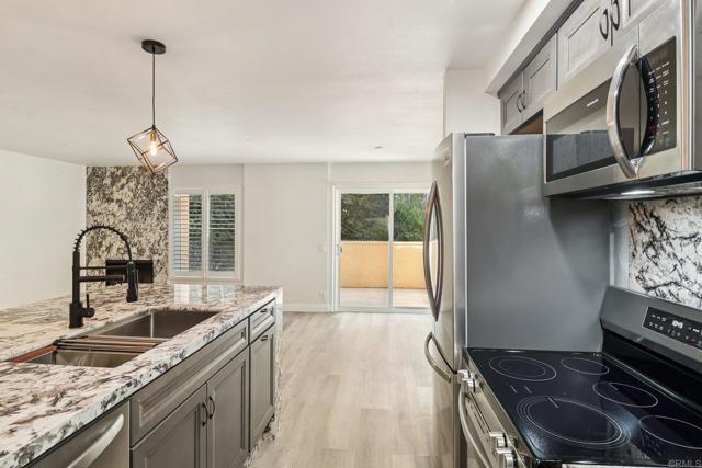 La Jolla, California, 92037, United States, 2 Bedrooms Bedrooms, ,3 BathroomsBathrooms,Residential,For Sale,2001481