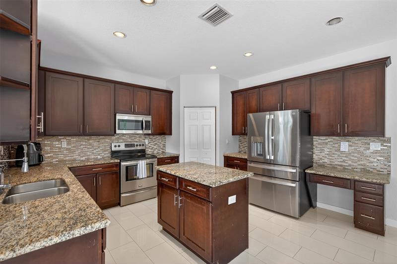 Weston, Florida, 33332, United States, 5 Bedrooms Bedrooms, ,4 BathroomsBathrooms,Residential,For Sale,2003132