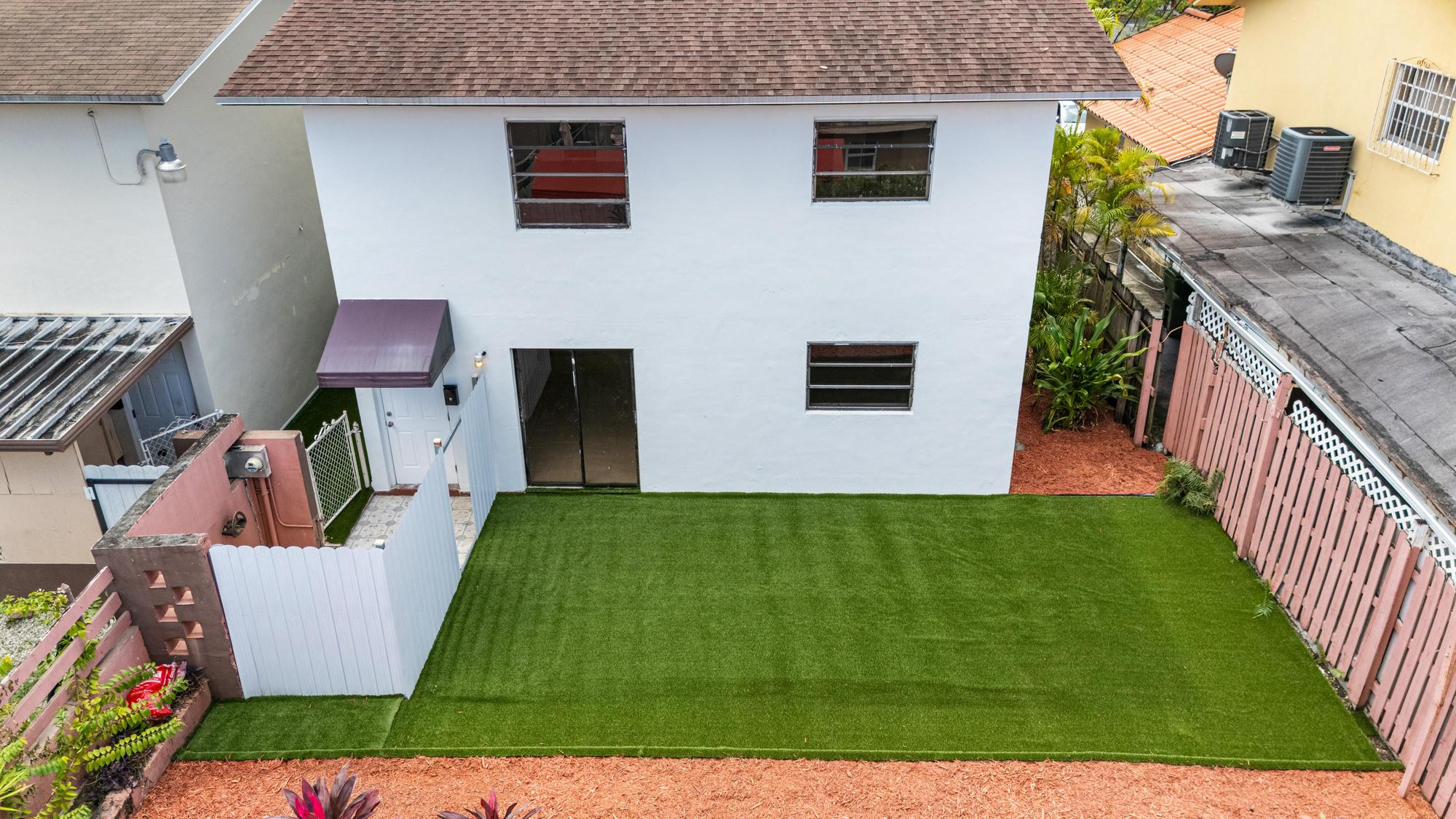 Hialeah, Florida, 33012, United States, 4 Bedrooms Bedrooms, ,3 BathroomsBathrooms,Residential,For Sale,1996510