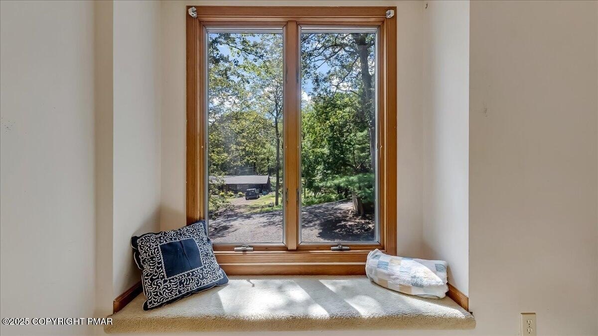 Lake Harmony, Pennsylvania, 18624, United States, 8 Bedrooms Bedrooms, ,4 BathroomsBathrooms,Residential,For Sale,1914089