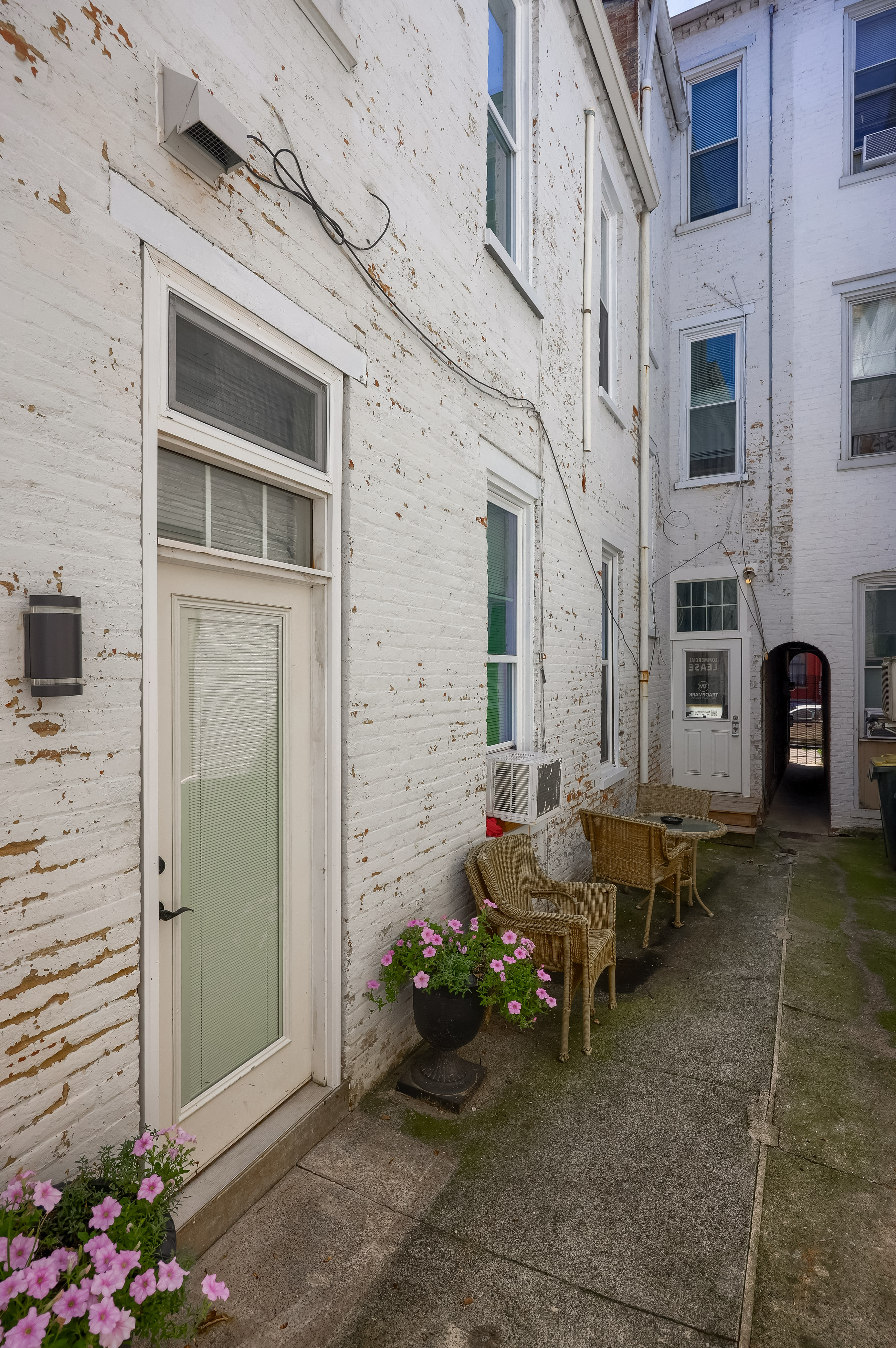  205 E King St - 物件實景
