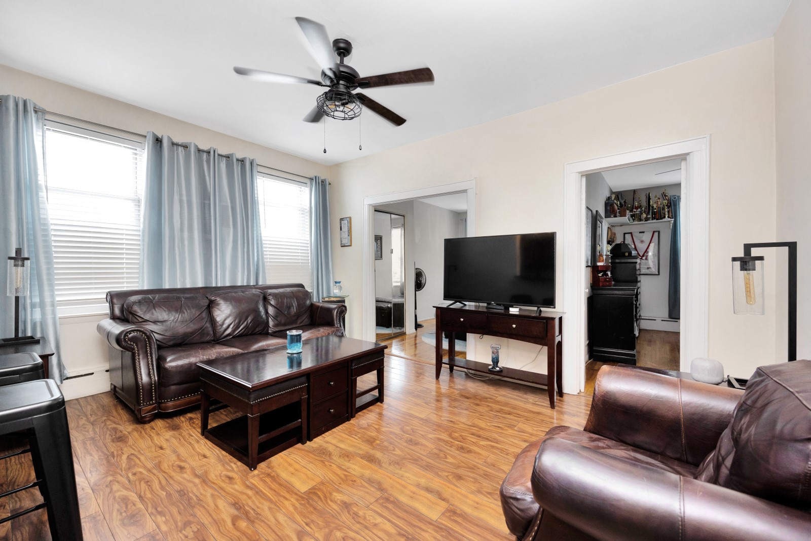Middle Village, New York, 11379, United States, 4 Bedrooms Bedrooms, ,3 BathroomsBathrooms,Residential,For Sale,1827631