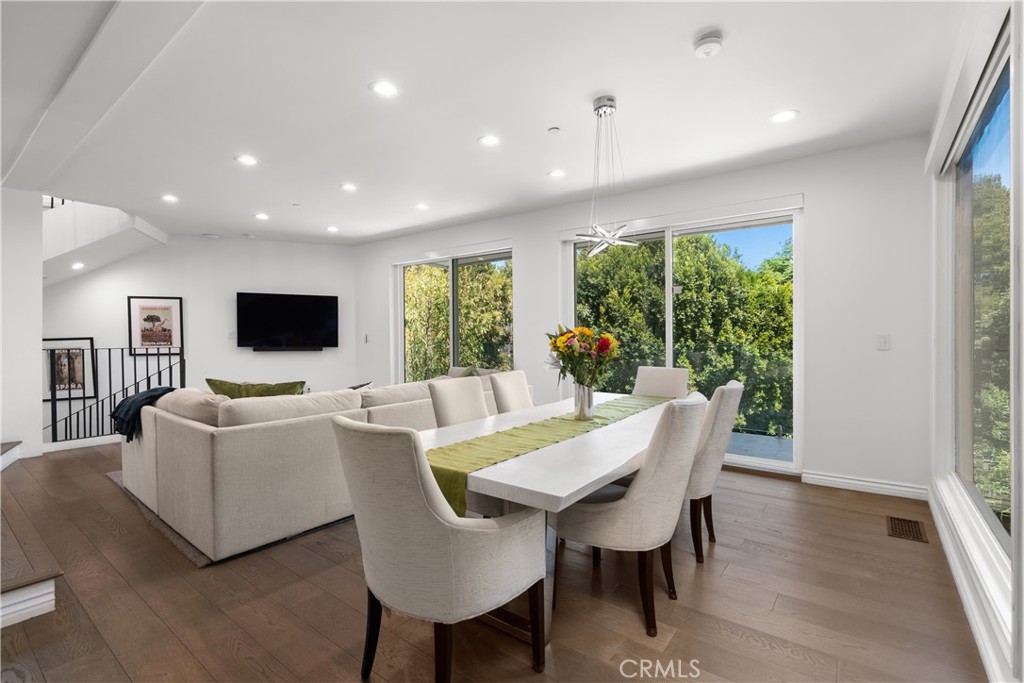Los Angeles, California, 90046, United States, 3 Bedrooms Bedrooms, ,4 BathroomsBathrooms,Residential,For Sale,1817494