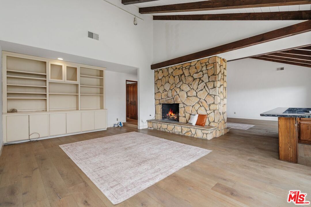 Los Angeles, California, 90046, United States, 4 Bedrooms Bedrooms, ,4 BathroomsBathrooms,Residential,For Sale,1955574