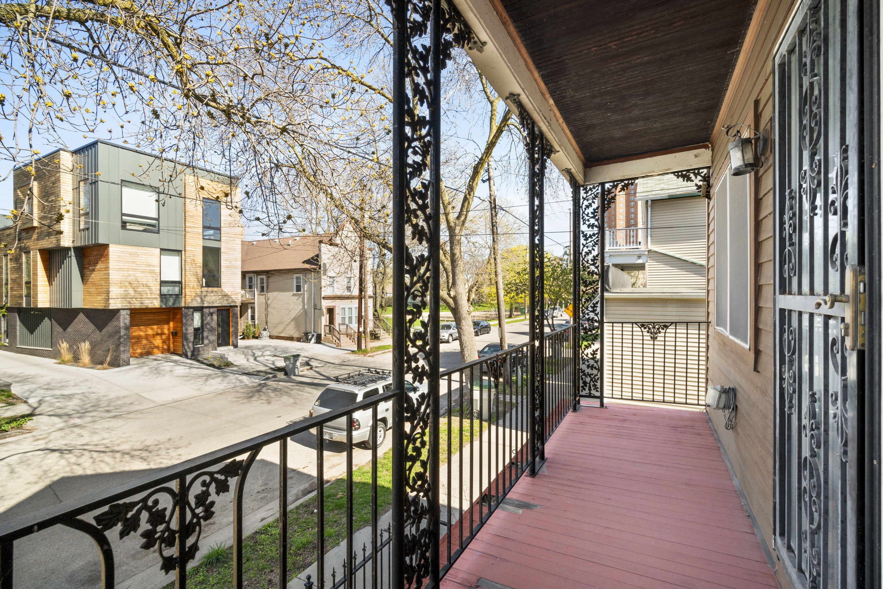 Milwaukee, Wisconsin, 53202, United States, 3 Bedrooms Bedrooms, ,3 BathroomsBathrooms,Residential,For Sale,1916050