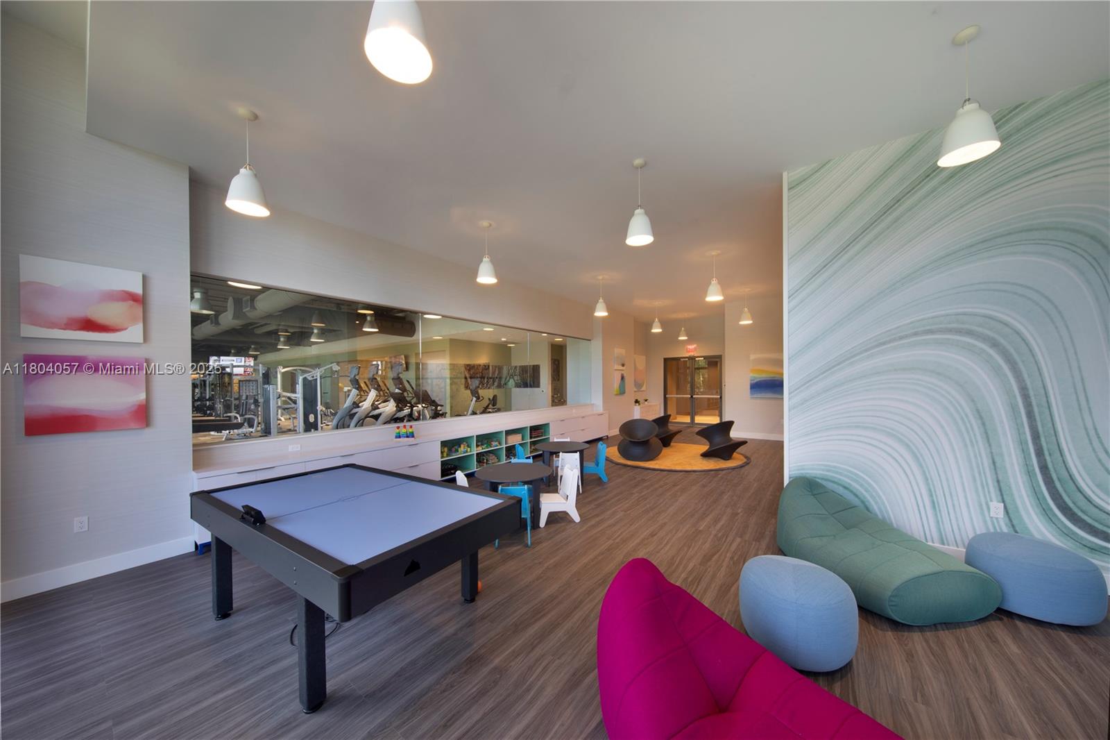 North Miami Beach, Florida, 33160, United States, 2 Bedrooms Bedrooms, ,2 BathroomsBathrooms,Residential,For Sale,1826638