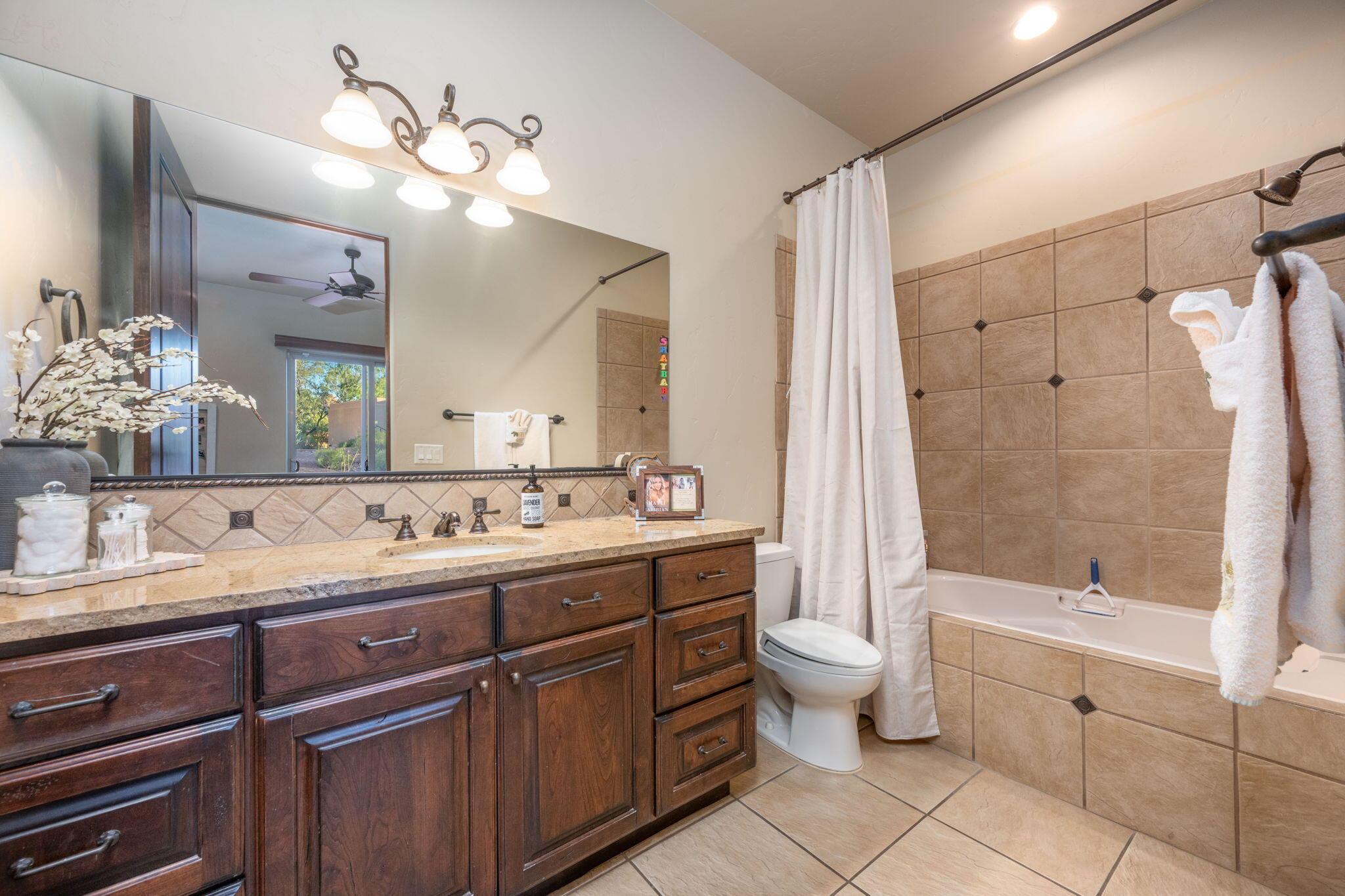 St George, Utah, 84770, United States, 4 Bedrooms Bedrooms, ,5 BathroomsBathrooms,Residential,For Sale,1976696