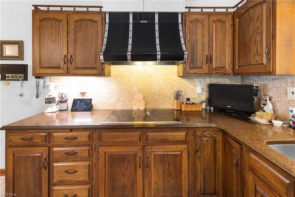 Chester, West Virginia, 26034, United States, 4 Bedrooms Bedrooms, ,3 BathroomsBathrooms,Residential,For Sale,1974553