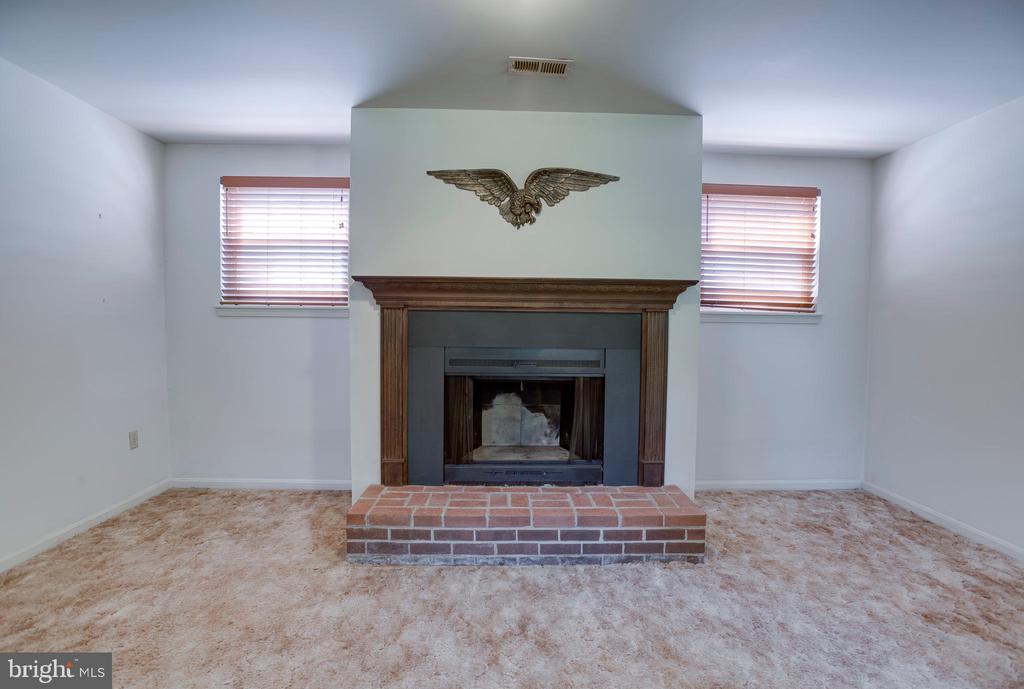 Warrenton, Virginia, 20187, United States, 3 Bedrooms Bedrooms, ,3 BathroomsBathrooms,Residential,For Sale,2049291