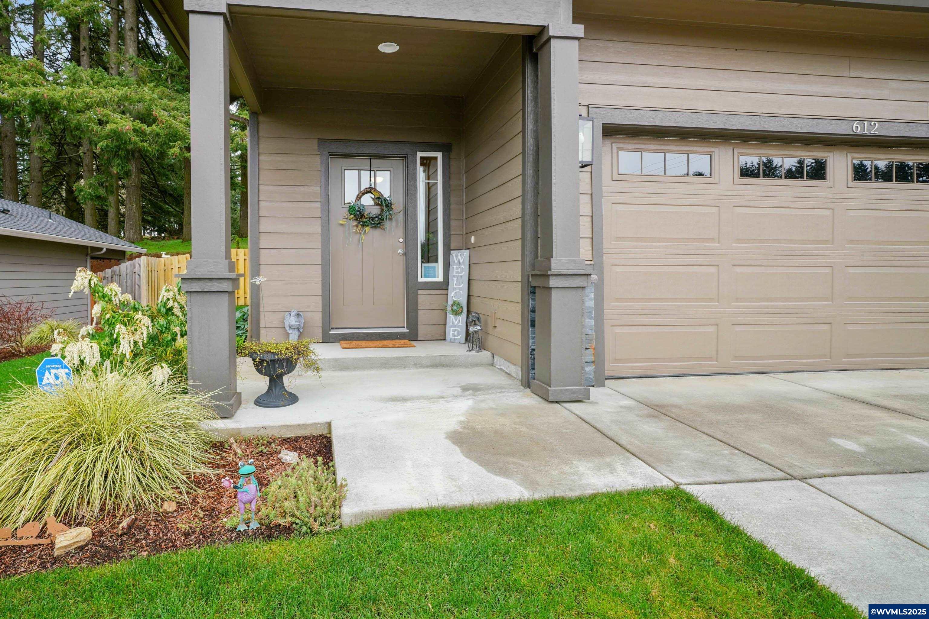 Salem, Oregon, 97306, United States, 3 Bedrooms Bedrooms, ,3 BathroomsBathrooms,Residential,For Sale,1891858