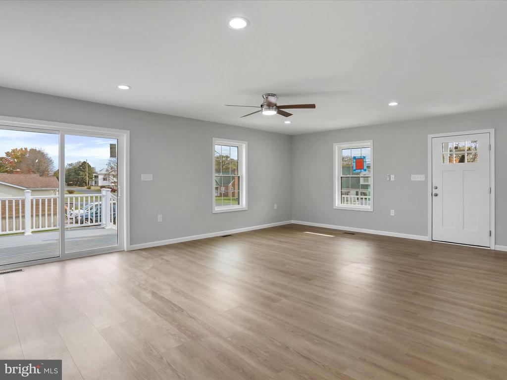 Woodstock, Virginia, 22664, United States, 5 Bedrooms Bedrooms, ,3 BathroomsBathrooms,Residential,For Sale,1982458