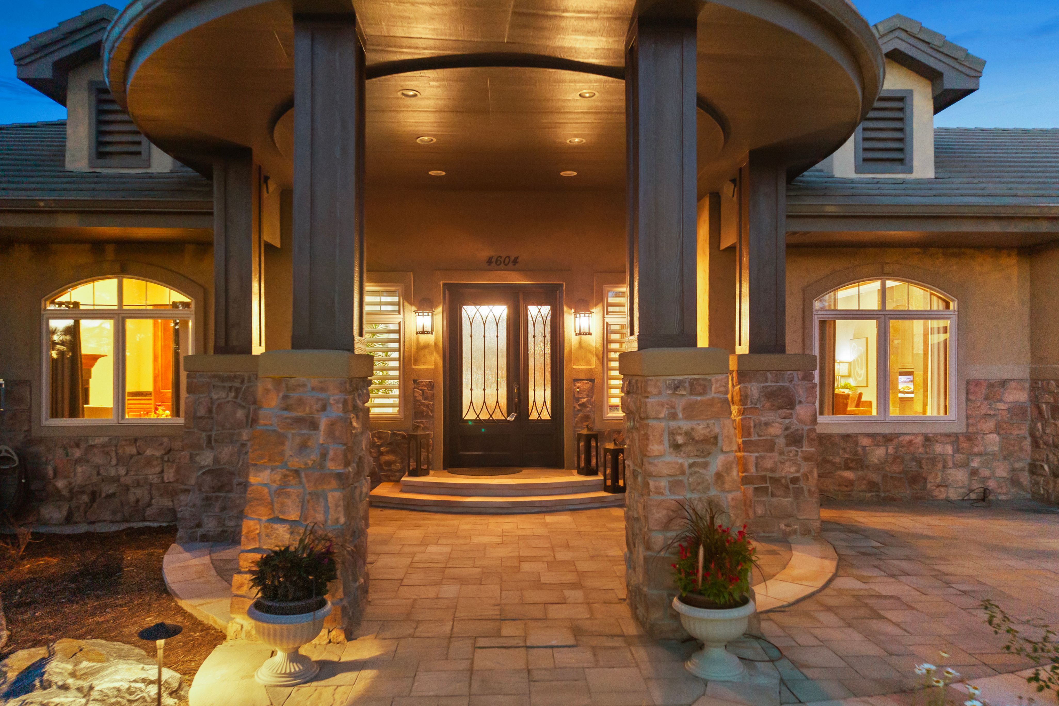  Spectacular custom ranch with a walk-out finished basement - 物件實景