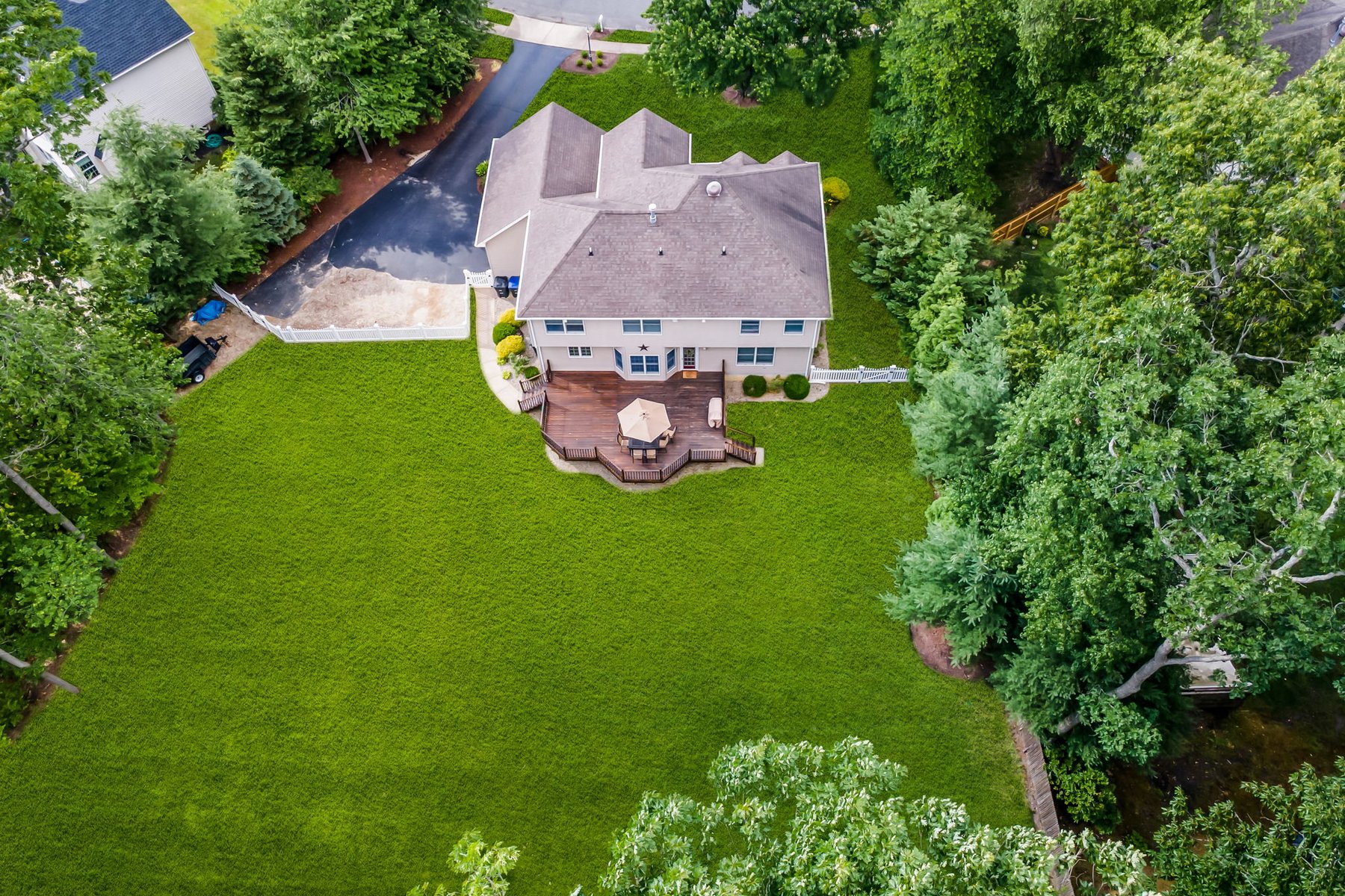  Stunning Colonial in Misty Hollow - 物件實景
