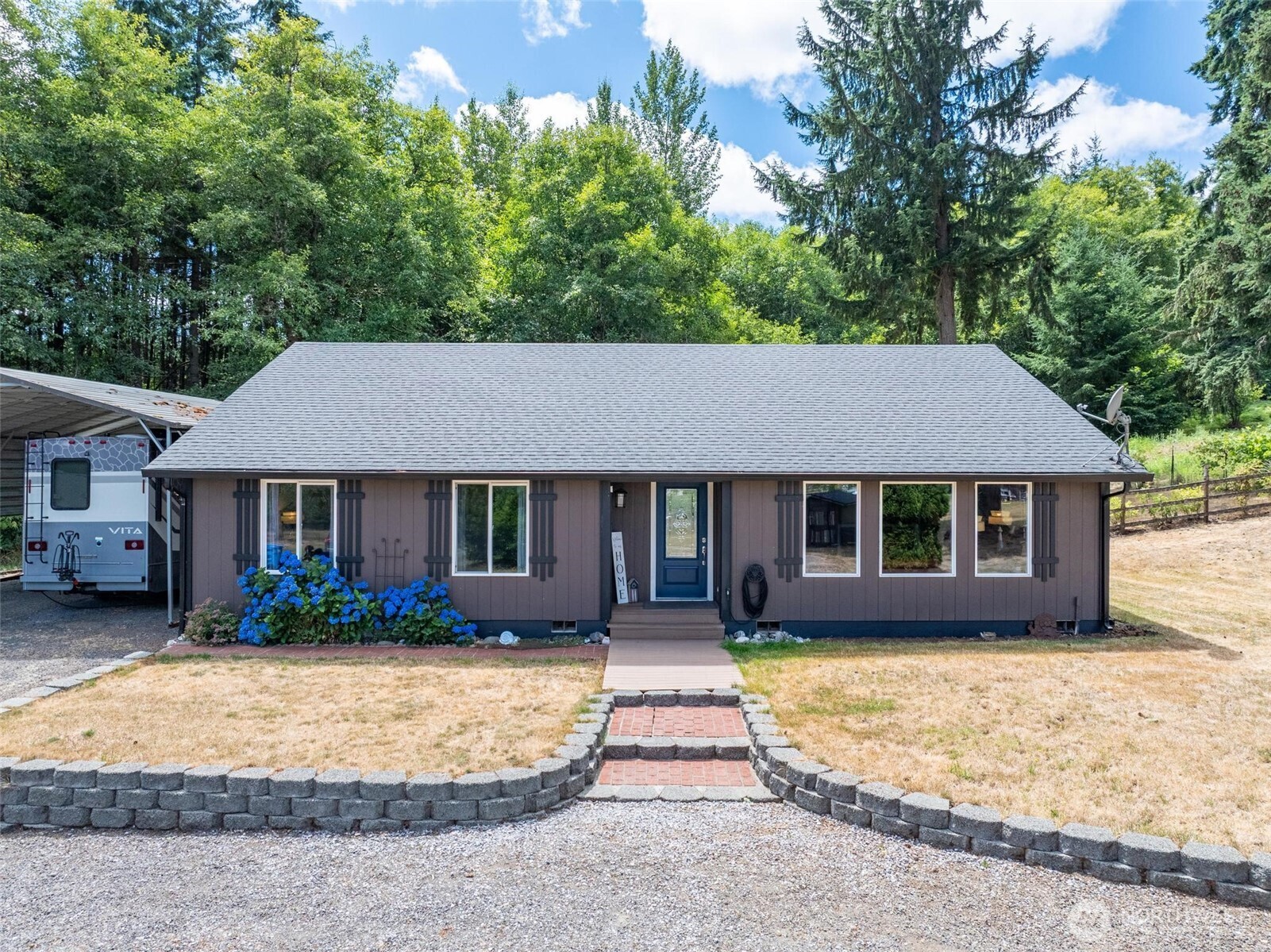 Winlock, Washington, 98596, United States, 3 Bedrooms Bedrooms, ,2 BathroomsBathrooms,Residential,For Sale,1942724