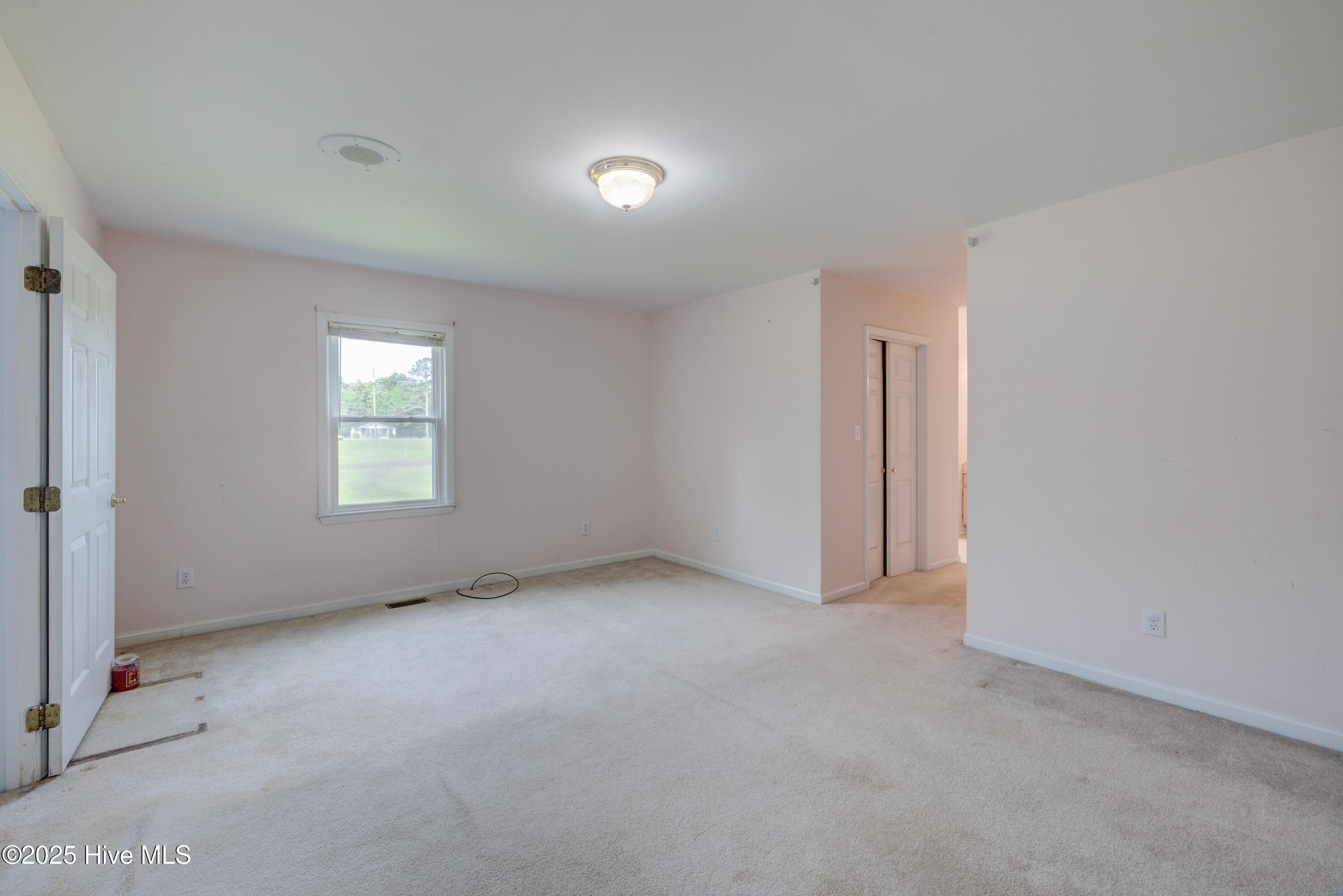 Burgaw, North Carolina, 28425, United States, 4 Bedrooms Bedrooms, ,4 BathroomsBathrooms,Residential,For Sale,1818380