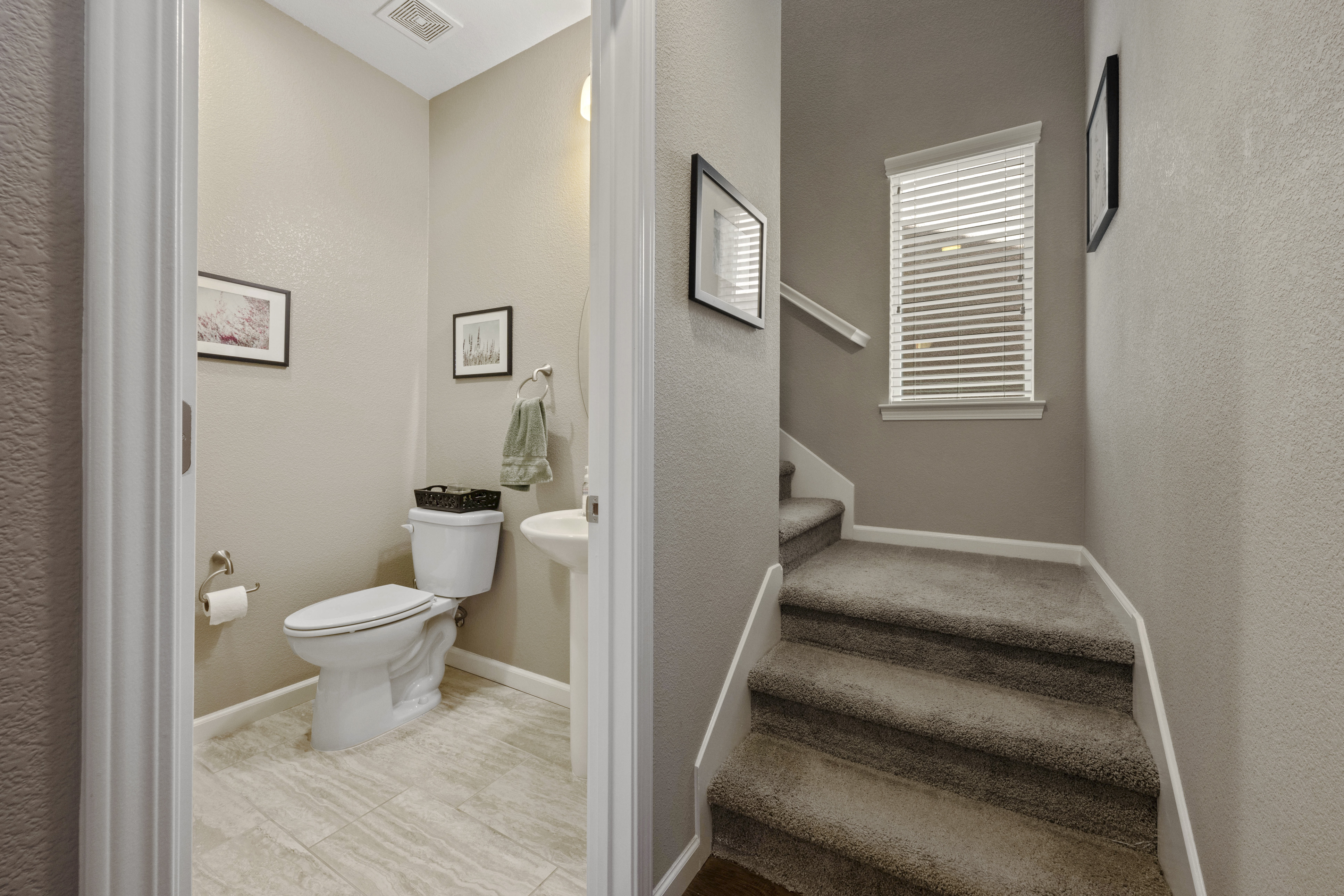  3041 Village Center Drive, Roseville, CA 95747 - 物件實景