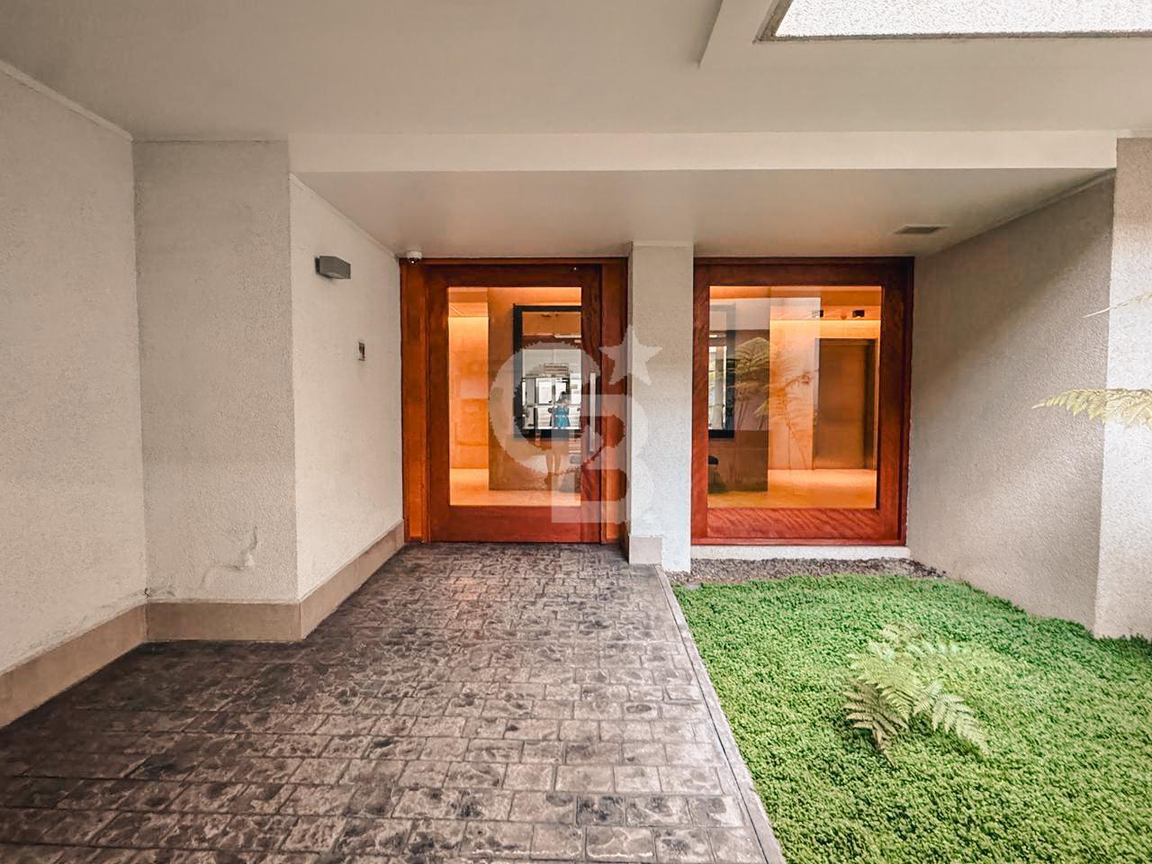 Lo Barnechea, Chile, 3 Bedrooms Bedrooms, ,4 BathroomsBathrooms,Residential,For Sale,1999064