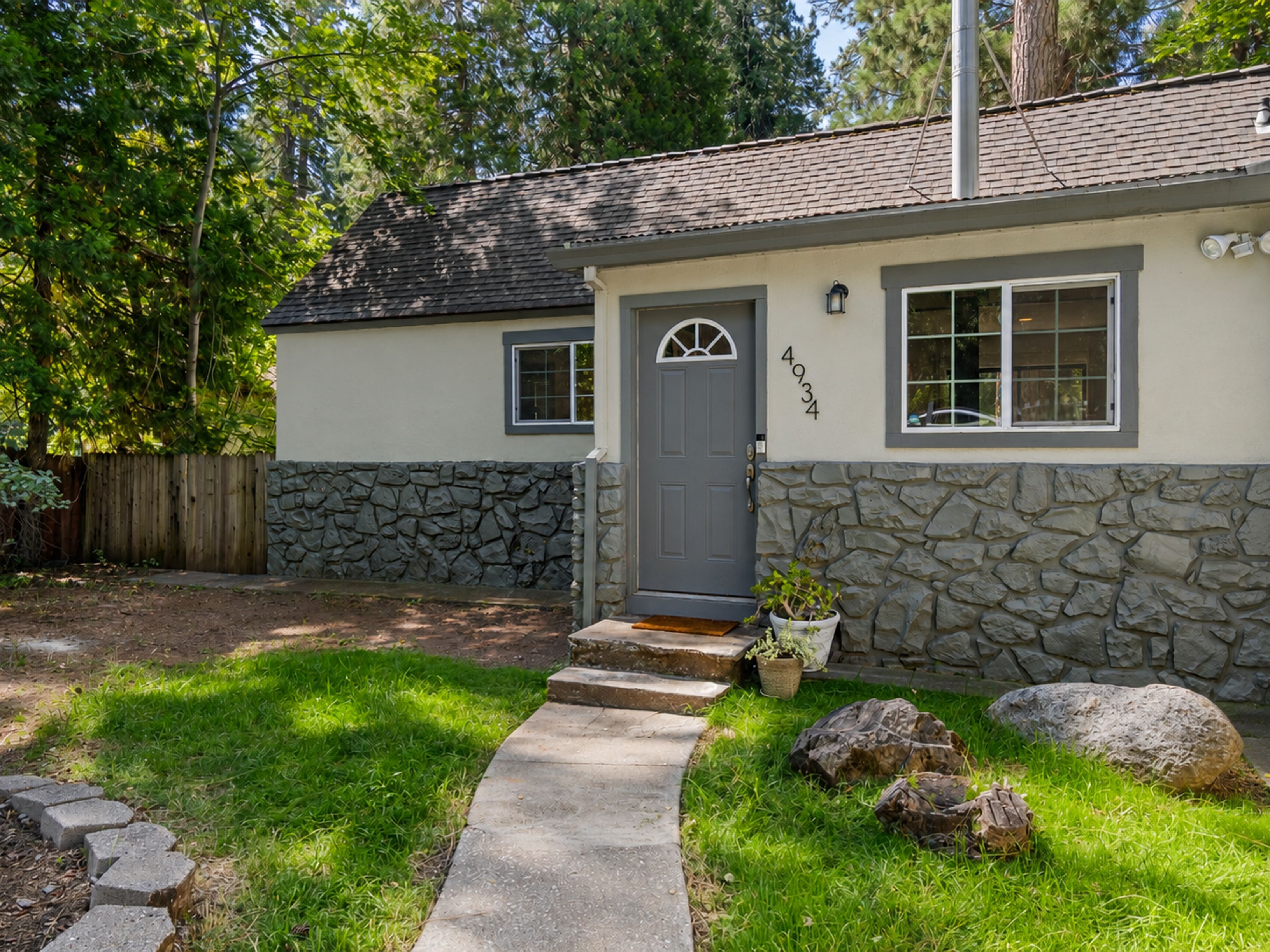  4934 Cedar Drive, Camino, CA 95709 - 物件實景