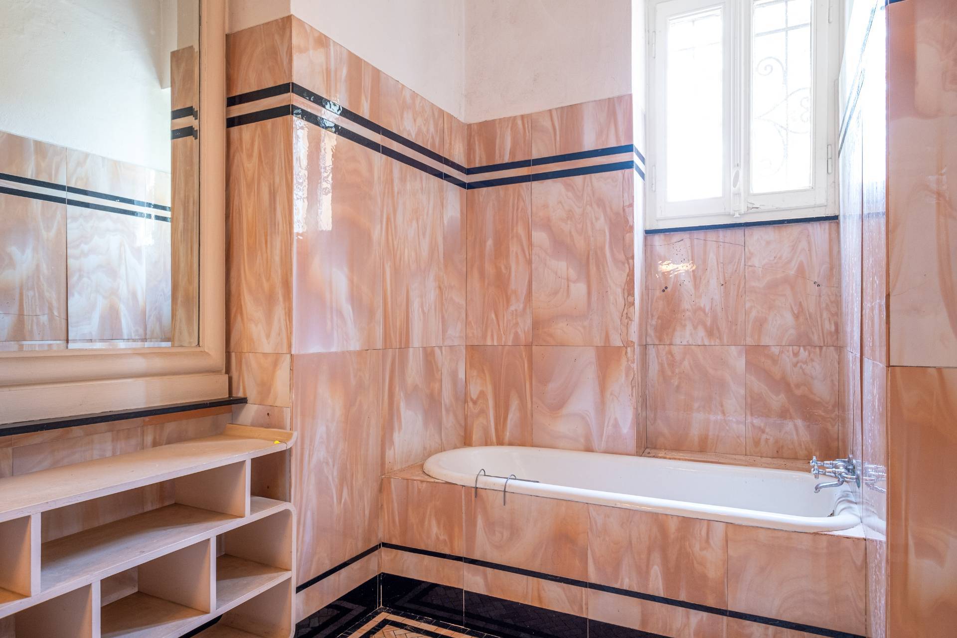 Varese, Varese, 21100, IT, 7 Bedrooms Bedrooms, ,3 BathroomsBathrooms,Residential,For Sale,1796981