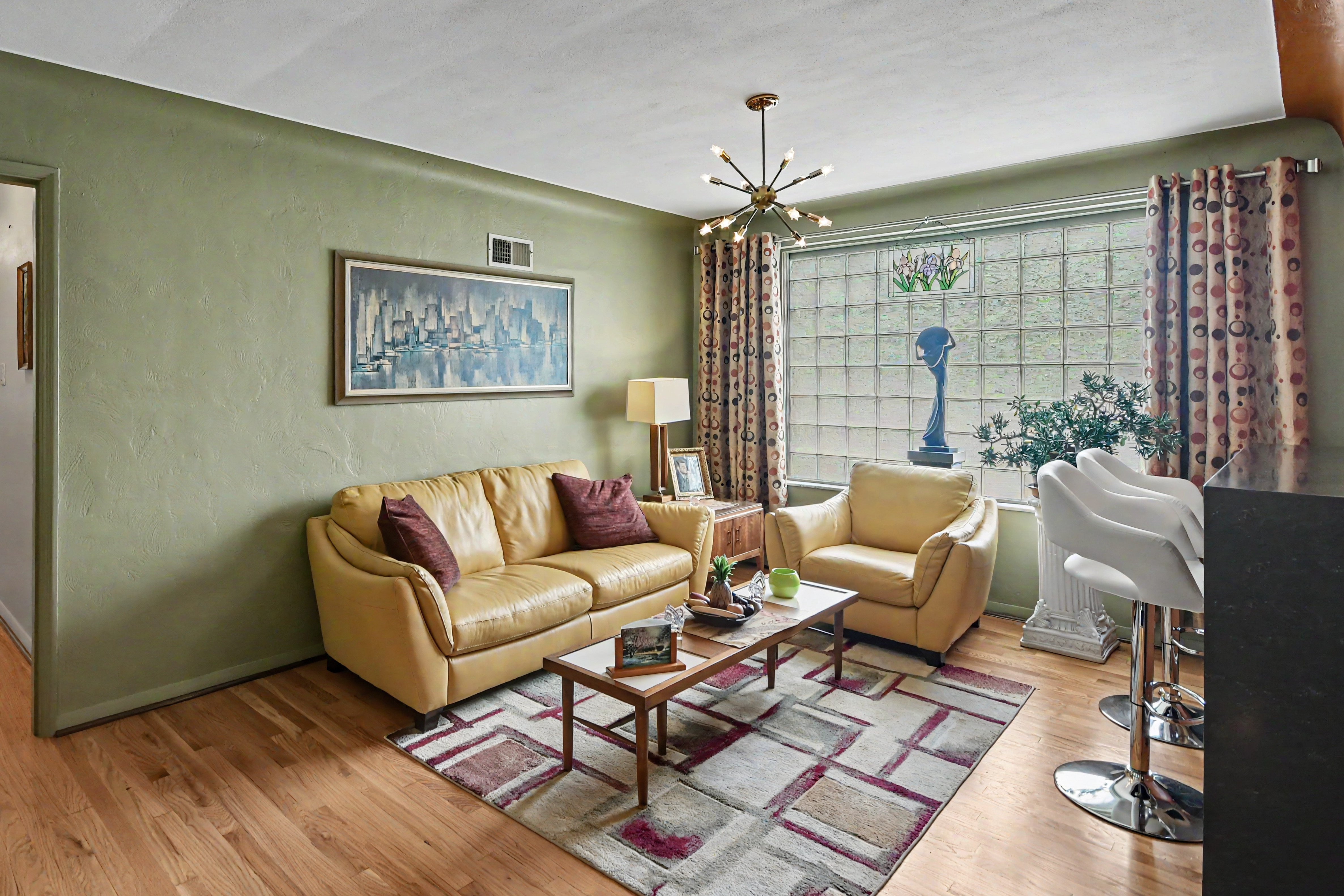  You’ll fall in love with this charming midcentury ranch. - 物件實景