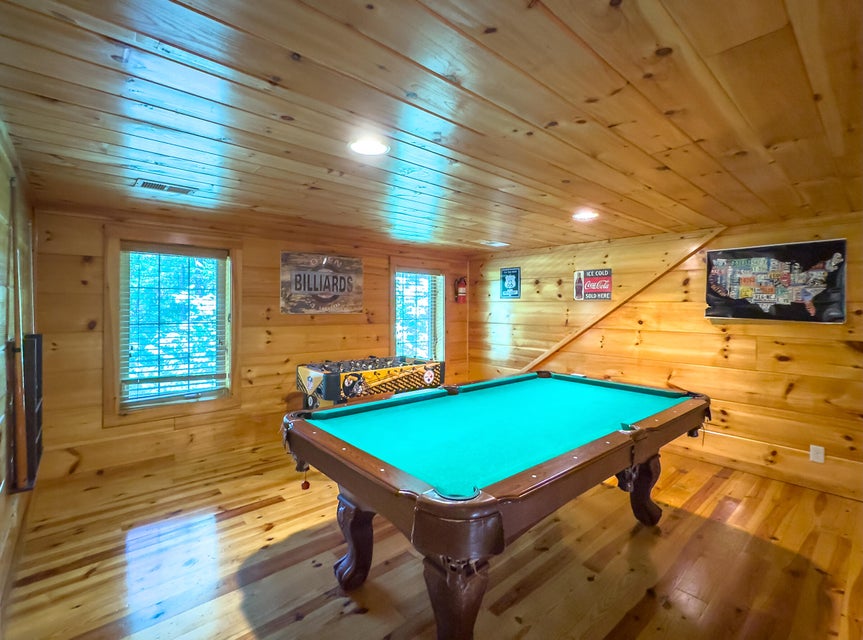 Sevierville, Tennessee, 37876, United States, 13 Bedrooms Bedrooms, ,14 BathroomsBathrooms,Residential,For Sale,1974606