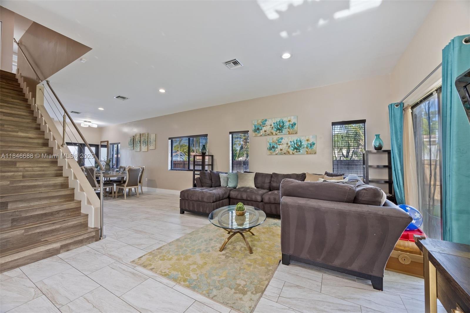 West Park, Florida, 33023, United States, 5 Bedrooms Bedrooms, ,4 BathroomsBathrooms,Residential,For Sale,1907541