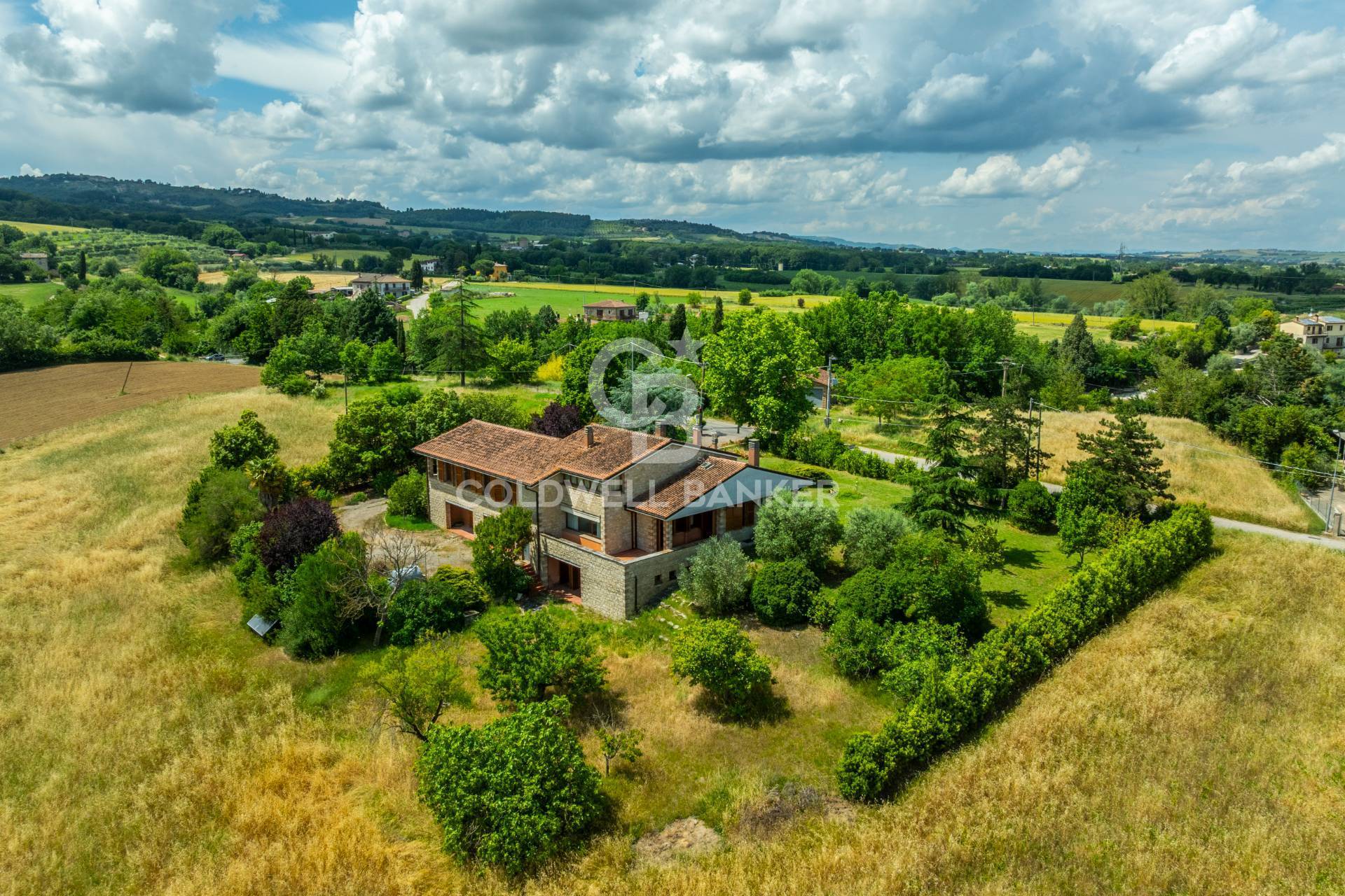 Fratta Todina, Perugia, 06054, IT, 6 Bedrooms Bedrooms, ,6 BathroomsBathrooms,Residential,For Sale,1850046