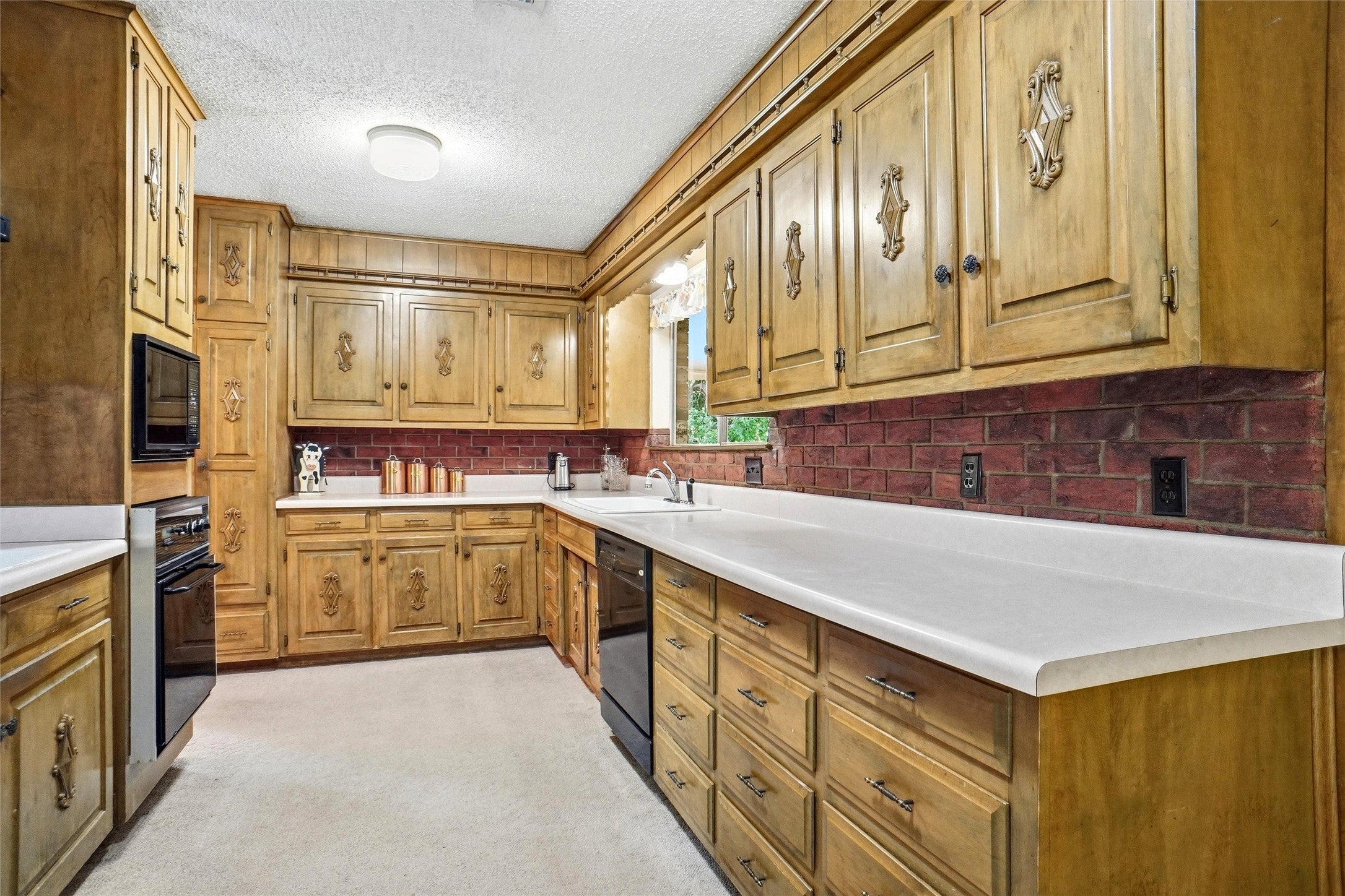 Grapevine, Texas, 76051, United States, 3 Bedrooms Bedrooms, ,2 BathroomsBathrooms,Residential,For Sale,2048071