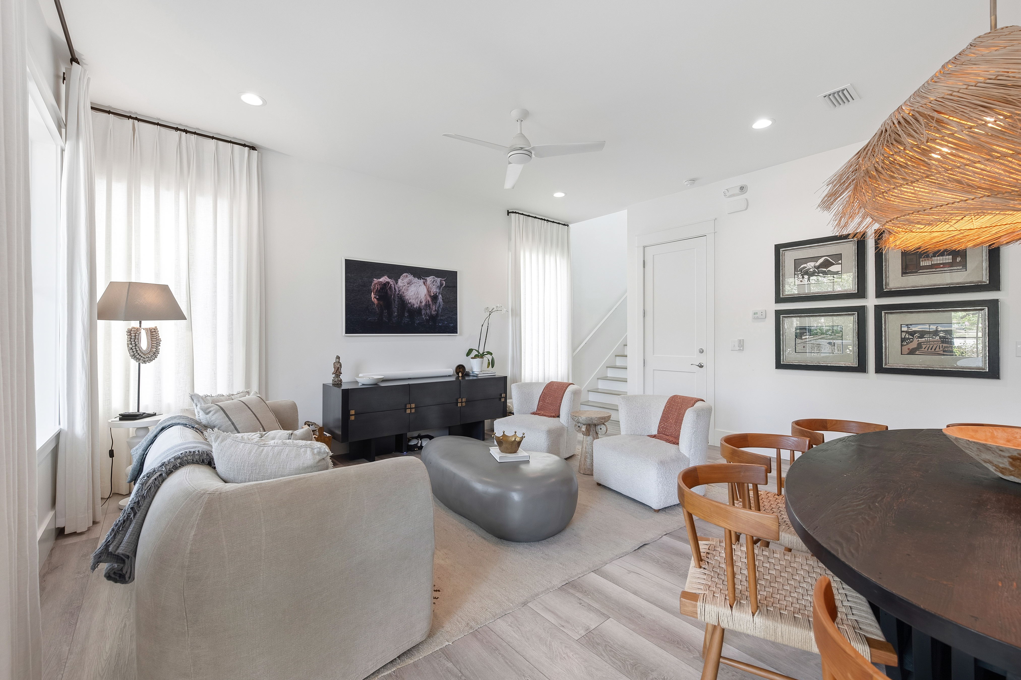  Turnkey Coastal Luxury Across From Eastern Lake And Steps To The Gulf - 物件實景
