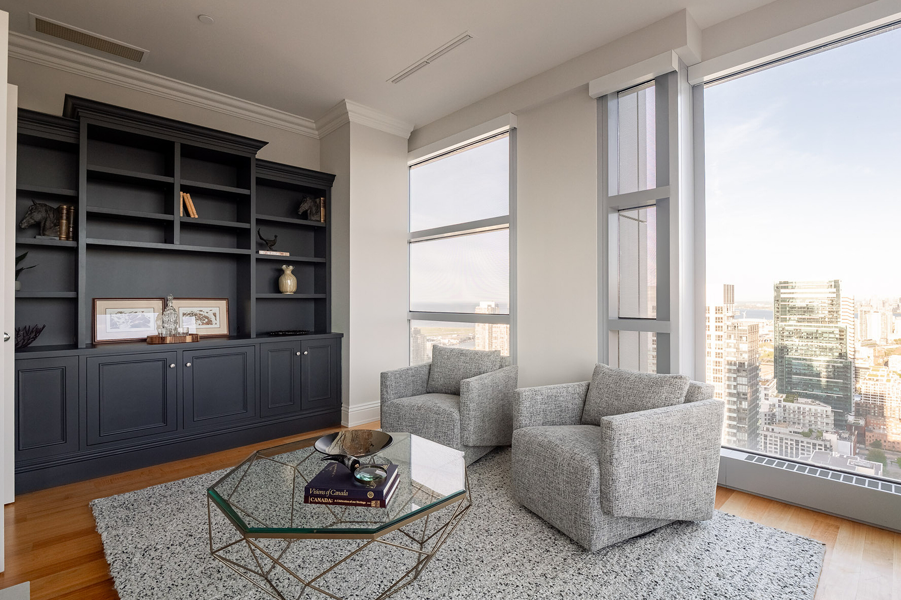  Fully Furnished Two Bedroom - 物件實景