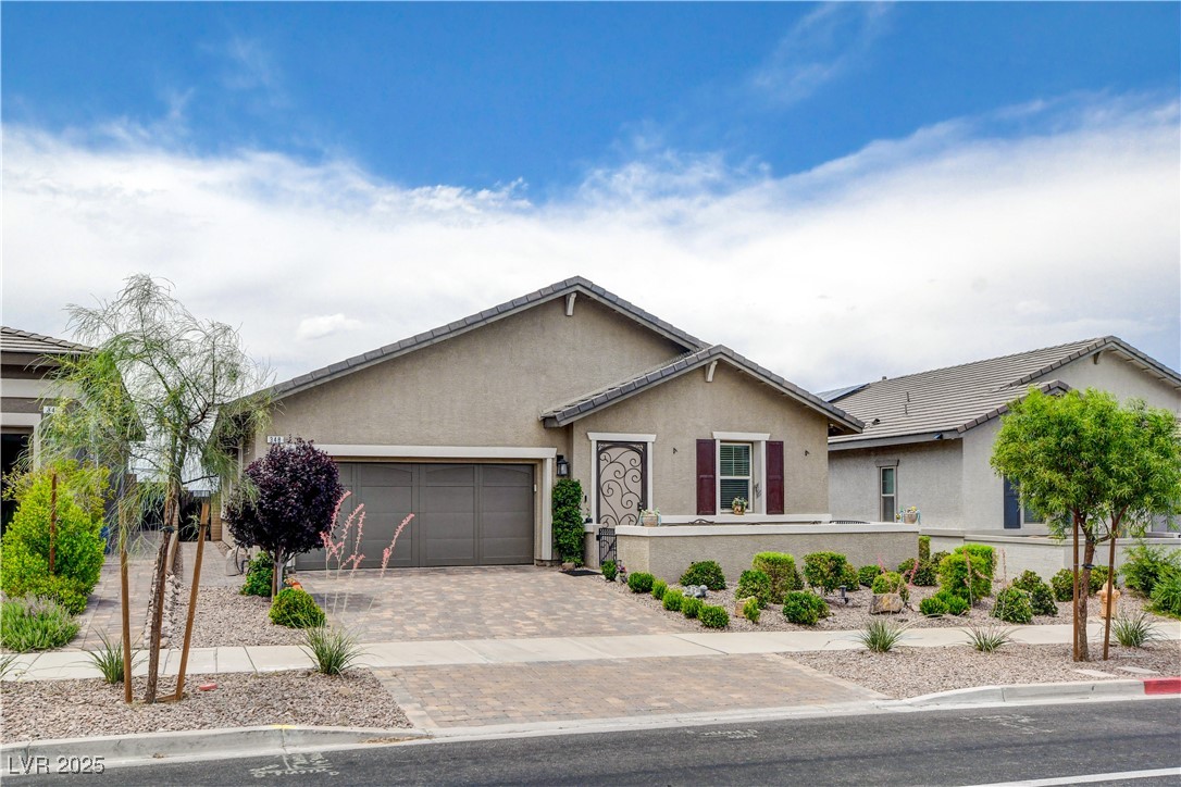 Henderson, Nevada, 89011, United States, 3 Bedrooms Bedrooms, ,2 BathroomsBathrooms,Residential,For Sale,1848397