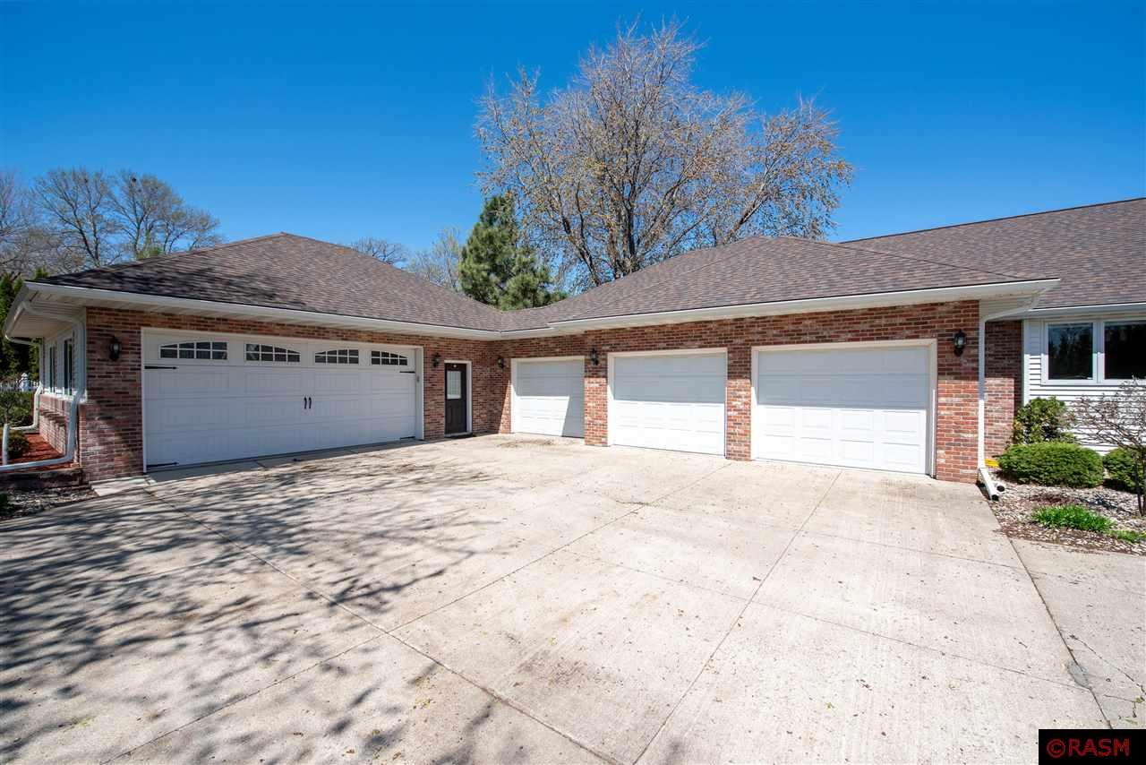 Lake Crystal, Minnesota, 56055, United States, 4 Bedrooms Bedrooms, ,3 BathroomsBathrooms,Residential,For Sale,1798331