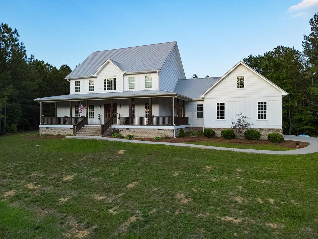 CHATSWORTH, Georgia, 30705, United States, 3 Bedrooms Bedrooms, ,4 BathroomsBathrooms,Residential,For Sale,1885326