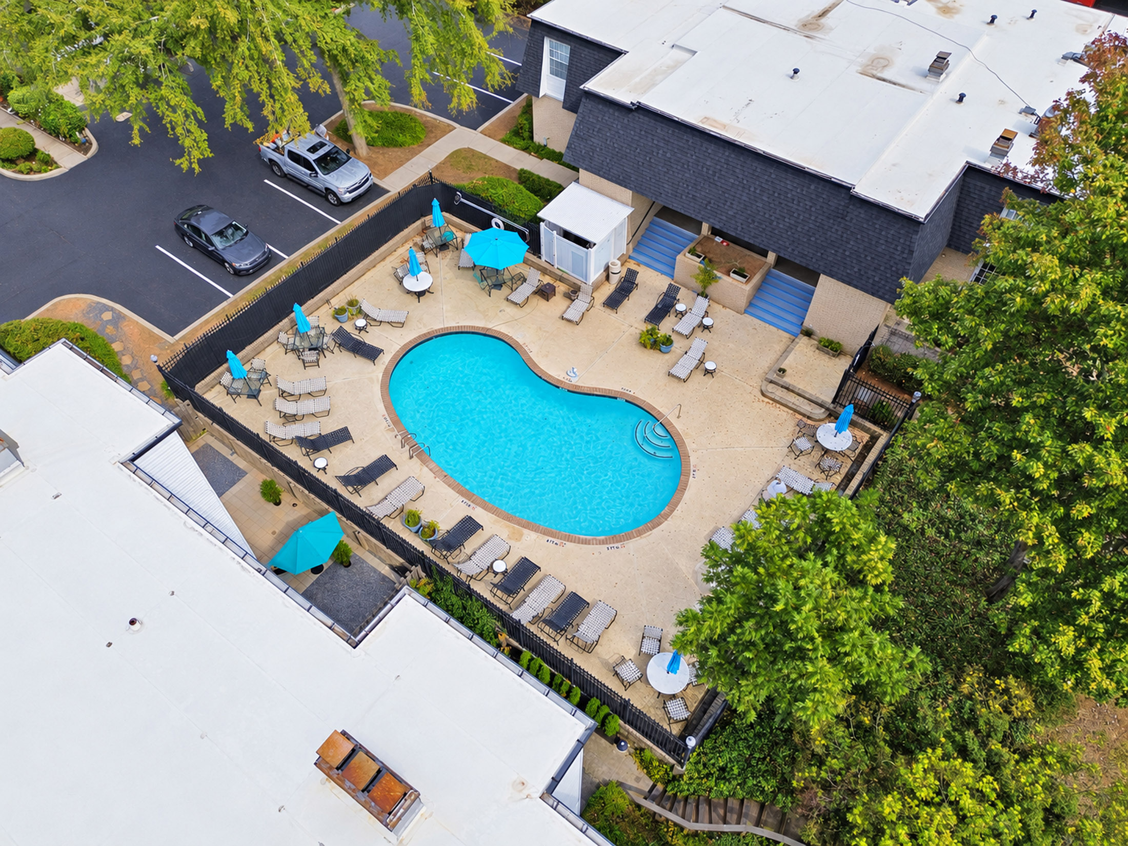  Tucked within The Cloisters in Sandy Springs - 物件實景
