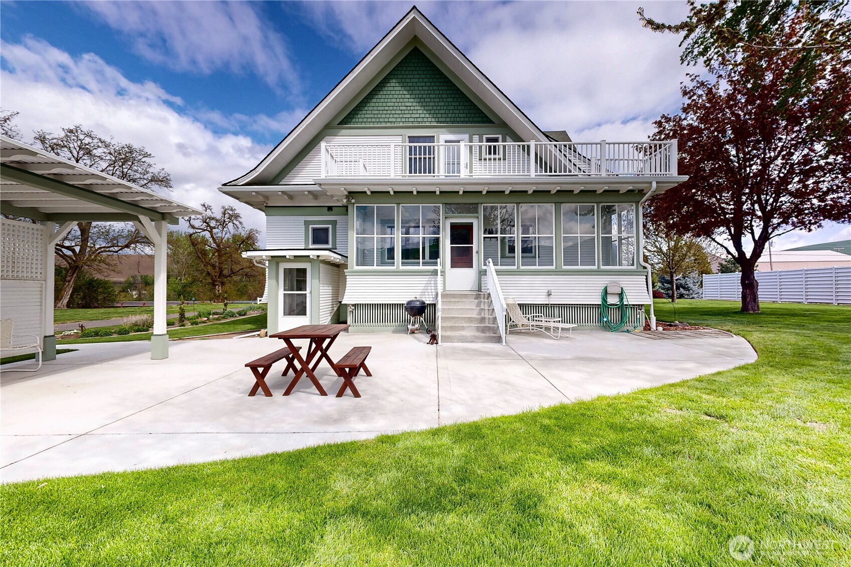 Waitsburg, Washington, 99361, United States, 4 Bedrooms Bedrooms, ,3 BathroomsBathrooms,Residential,For Sale,1793079