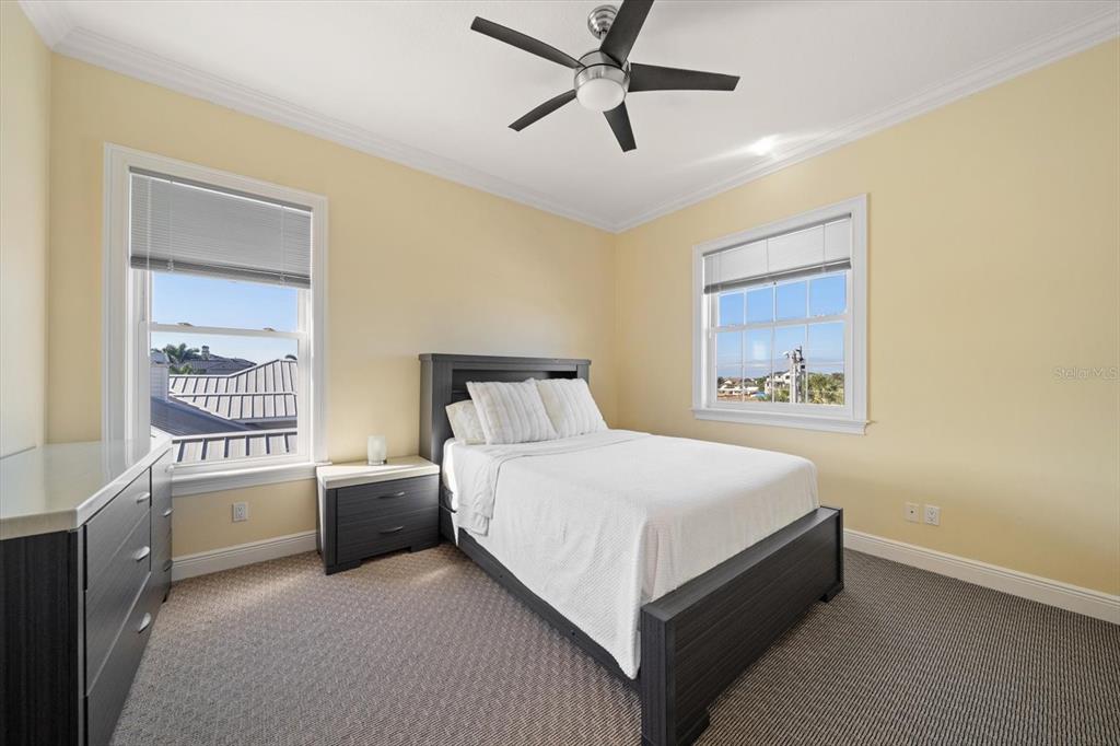 Largo, Florida, 33770, United States, 5 Bedrooms Bedrooms, ,4 BathroomsBathrooms,Residential,For Sale,2002964