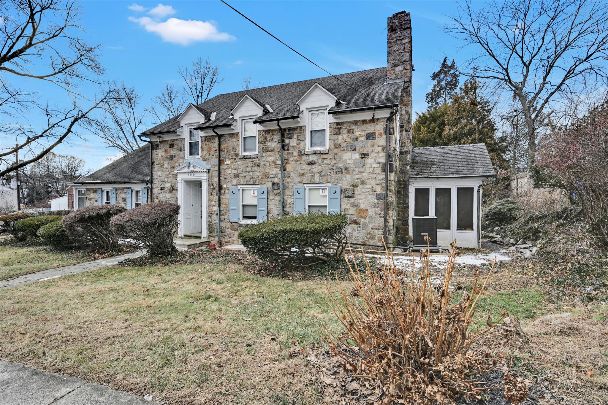 Reading, Pennsylvania, 19607, United States, 6 Bedrooms Bedrooms, ,3 BathroomsBathrooms,Residential,For Sale,2008158