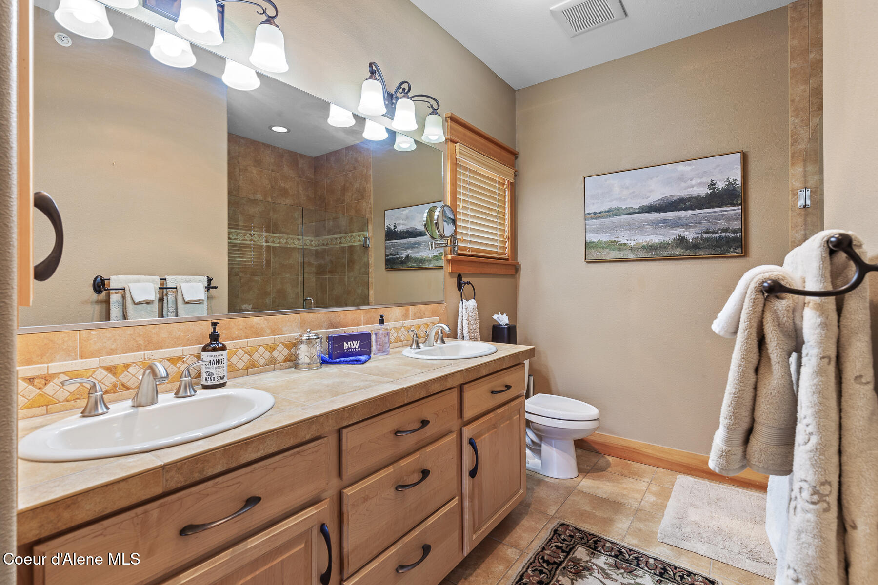 Coeur d'Alene, Idaho, 83814, United States, 2 Bedrooms Bedrooms, ,2 BathroomsBathrooms,Residential,For Sale,1974627