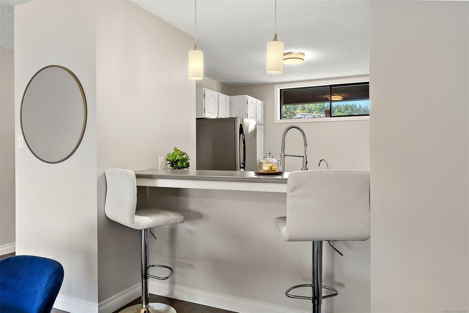 VIEW ROYAL, British Columbia, V9B 5H7, CA, 2 Bedrooms Bedrooms, ,Residential,For Sale,1874992
