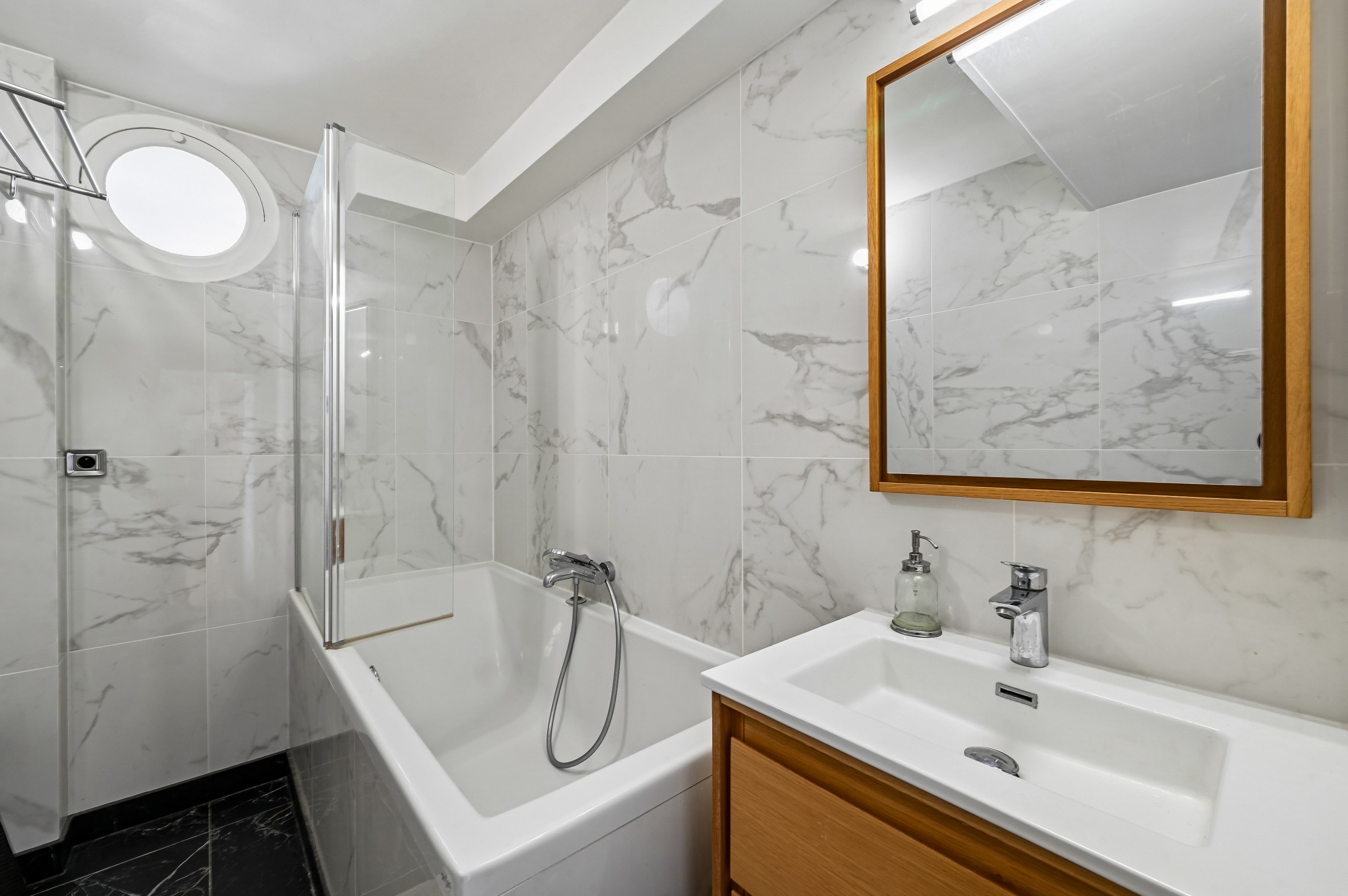  Beautiful 112 sq m Family Apartment - Place Saint-Ferdinand - 物件實景