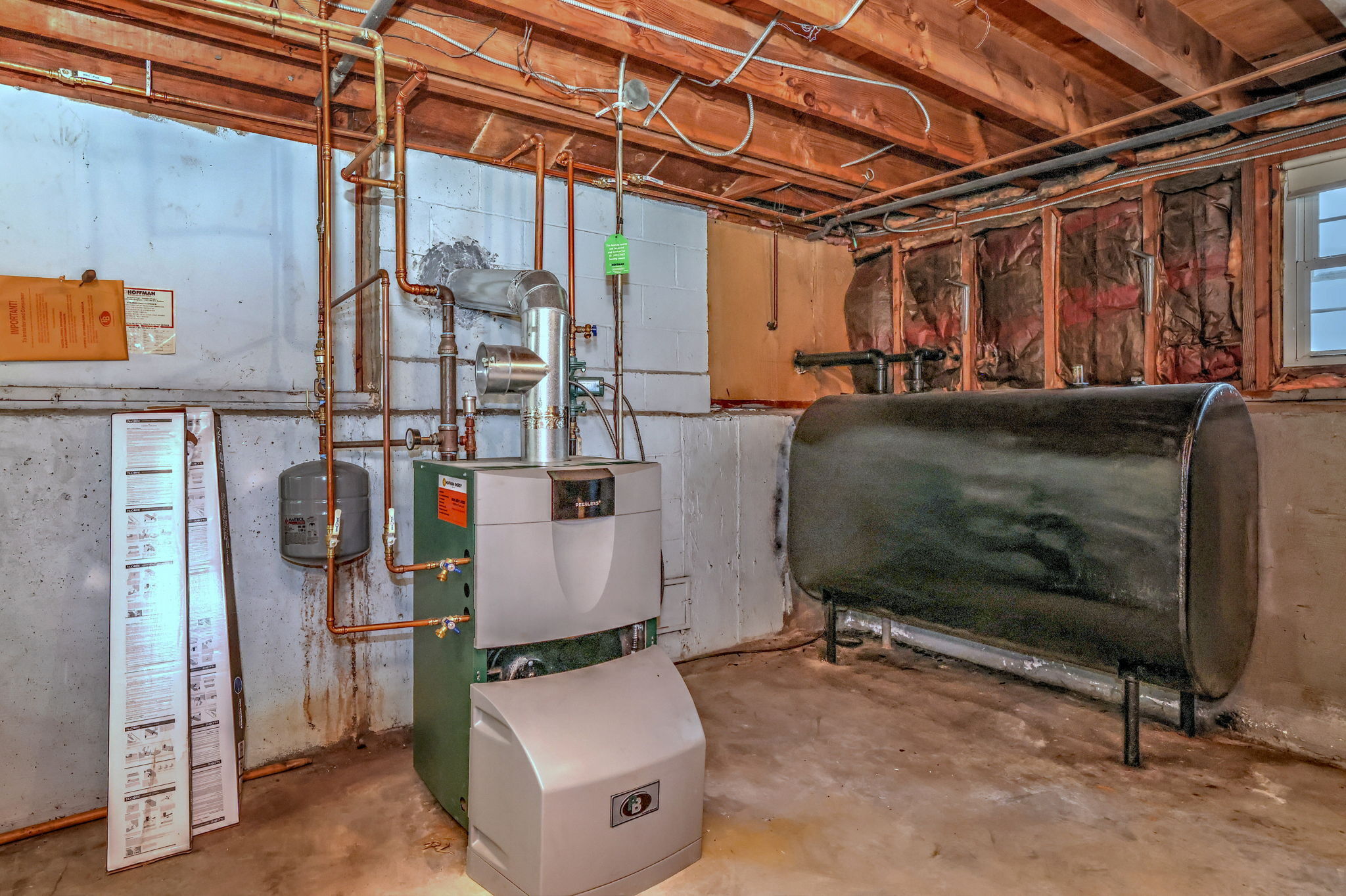 Newtown, Connecticut, 06482, United States, 4 Bedrooms Bedrooms, ,2 BathroomsBathrooms,Residential,For Sale,1990994