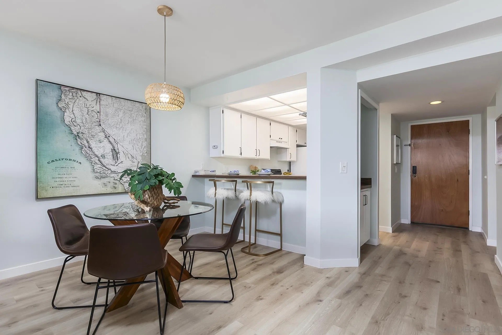 San Diego, California, 92110, United States, 1 Bedroom Bedrooms, ,1 BathroomBathrooms,Residential,For Sale,1970133