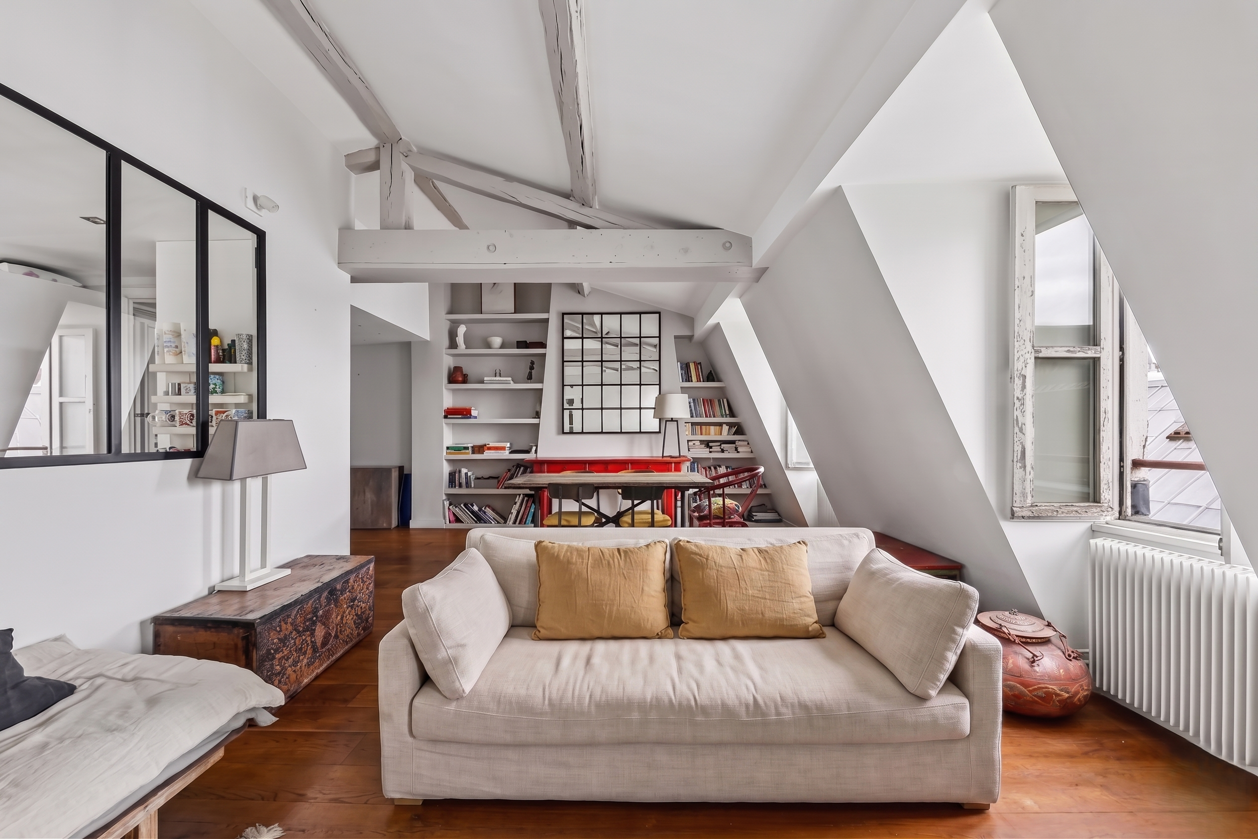  Le Marais – Renovated Top-Floor Apartment with Exposed Beams and Rooftop Views - 物件實景