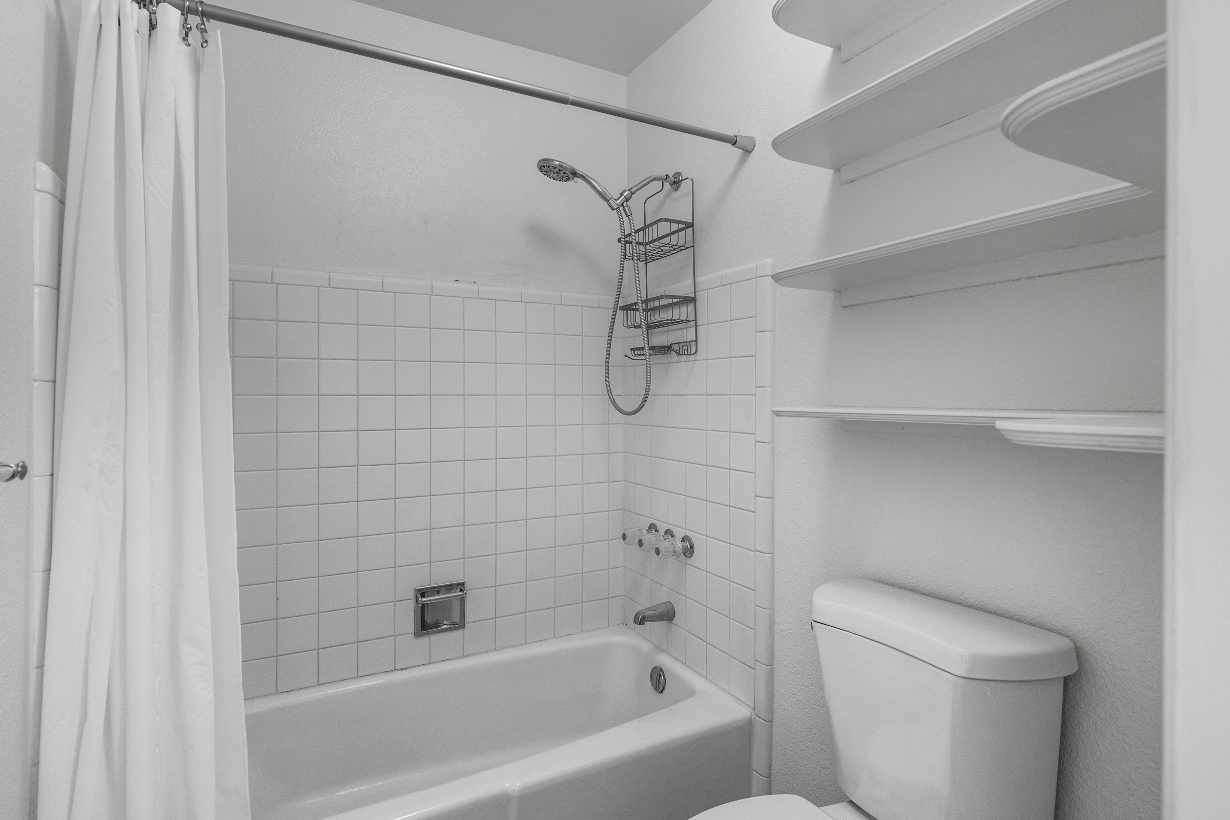 Tempe, Arizona, 85283, United States, 4 Bedrooms Bedrooms, ,3 BathroomsBathrooms,Residential,For Sale,1985738